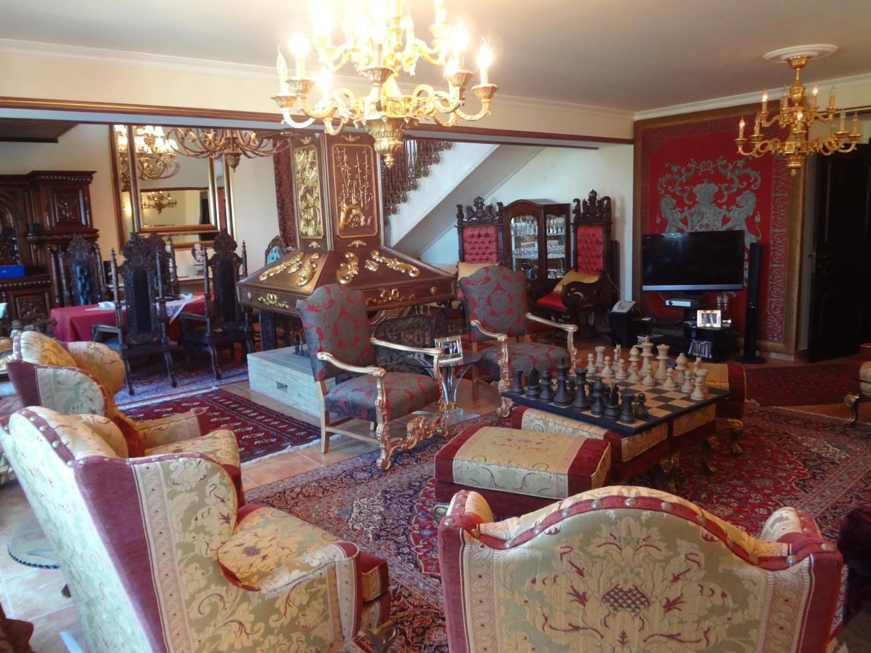 Living room in Faqra Palace