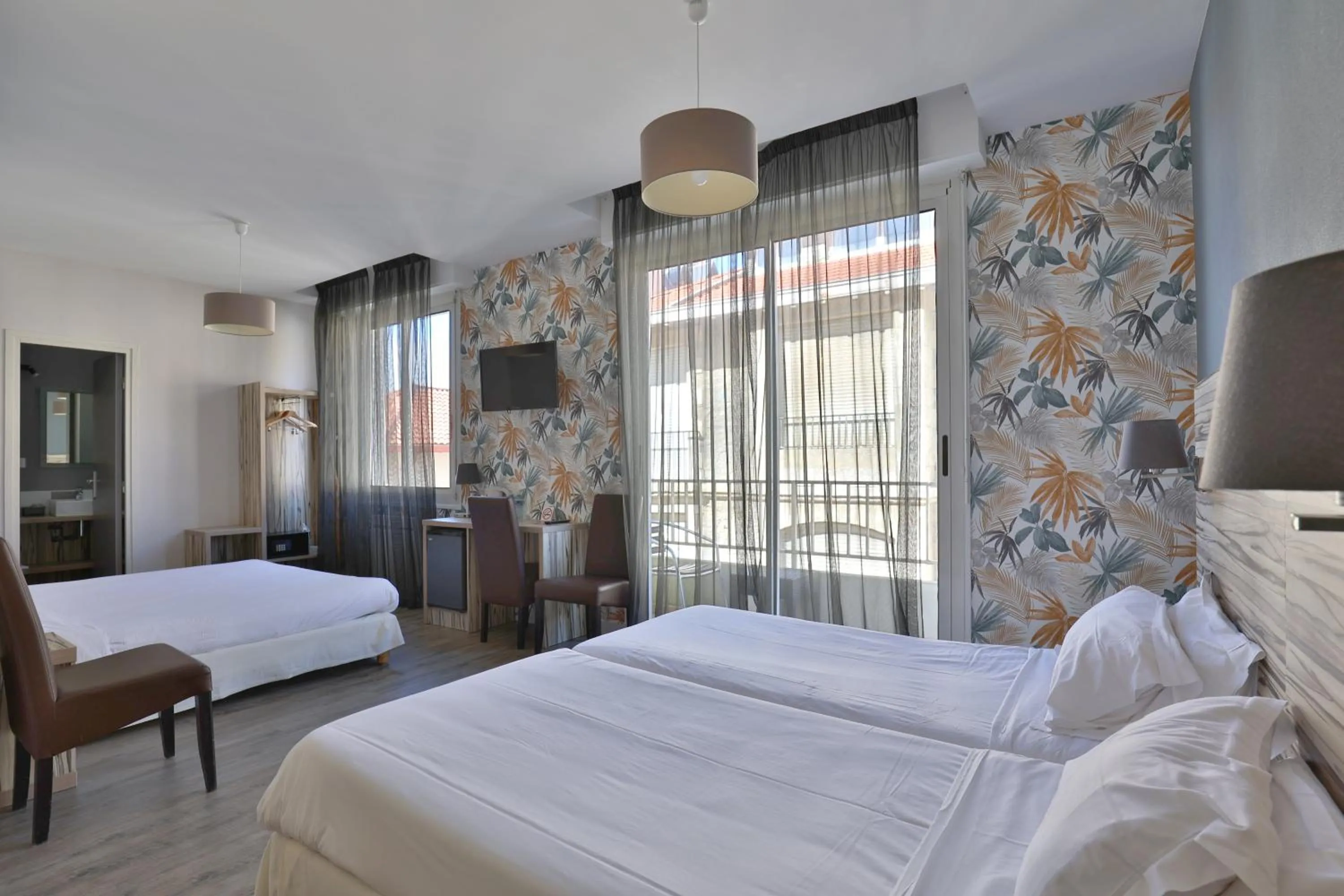 Family, Bed in Hotel Marbella