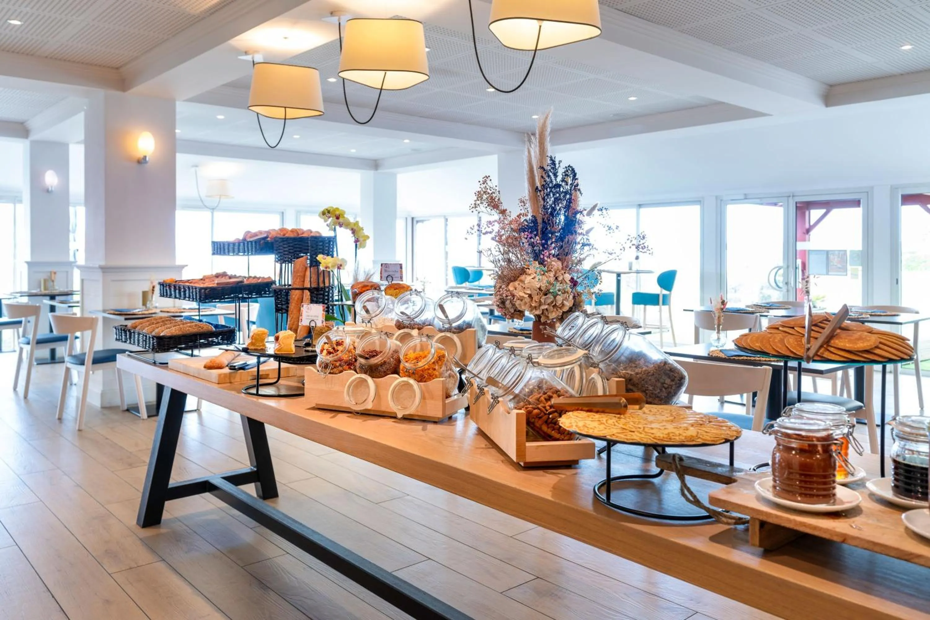 Restaurant/places to eat in ibis Styles Biarritz Plage