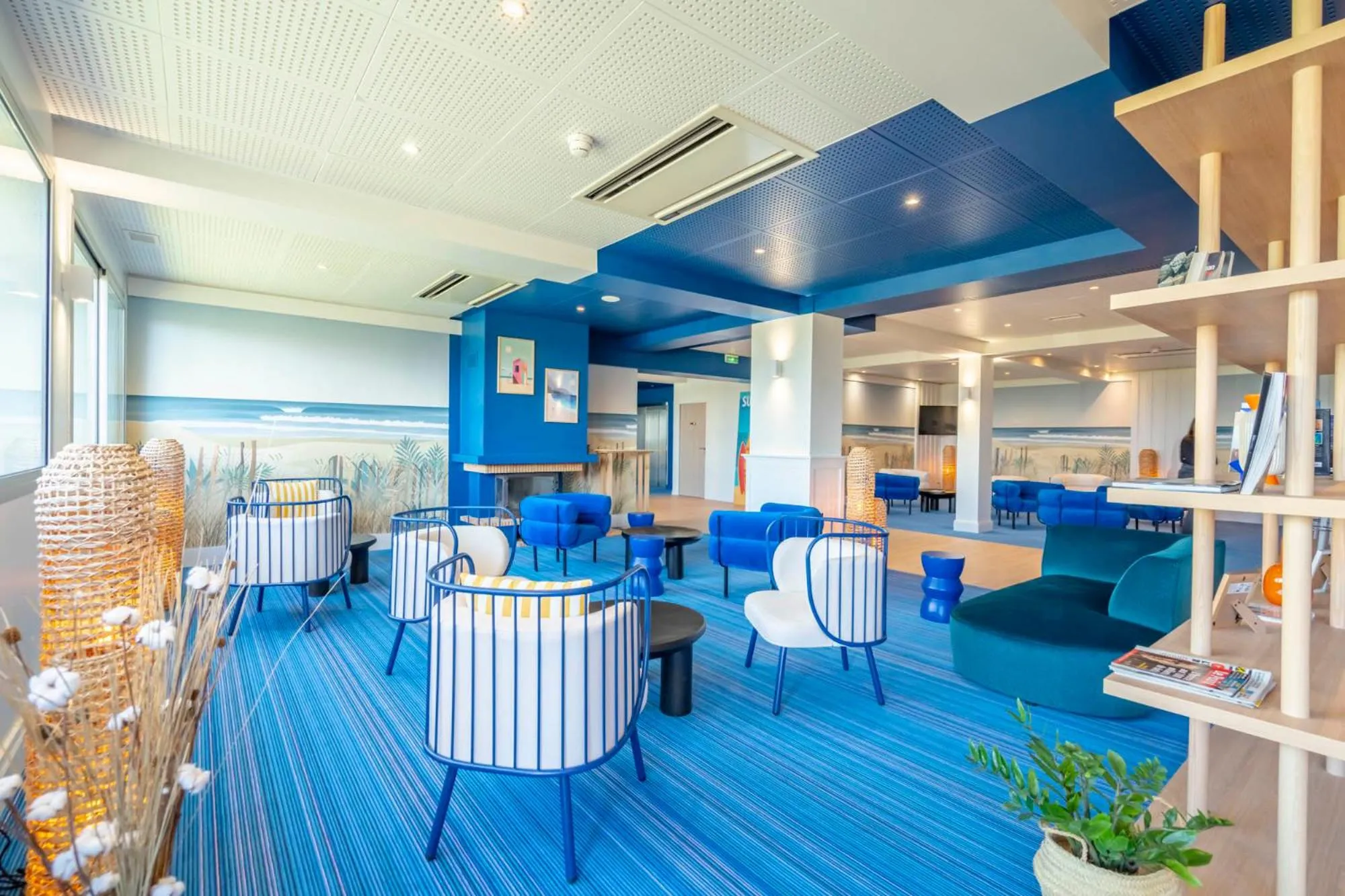 Communal lounge/ TV room in ibis Styles Biarritz Plage