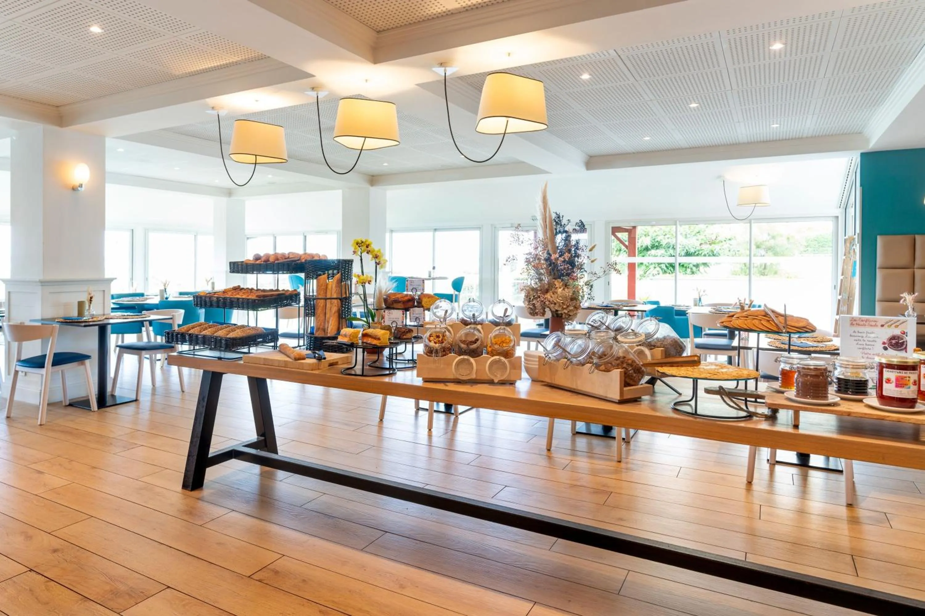 Food and drinks in ibis Styles Biarritz Plage