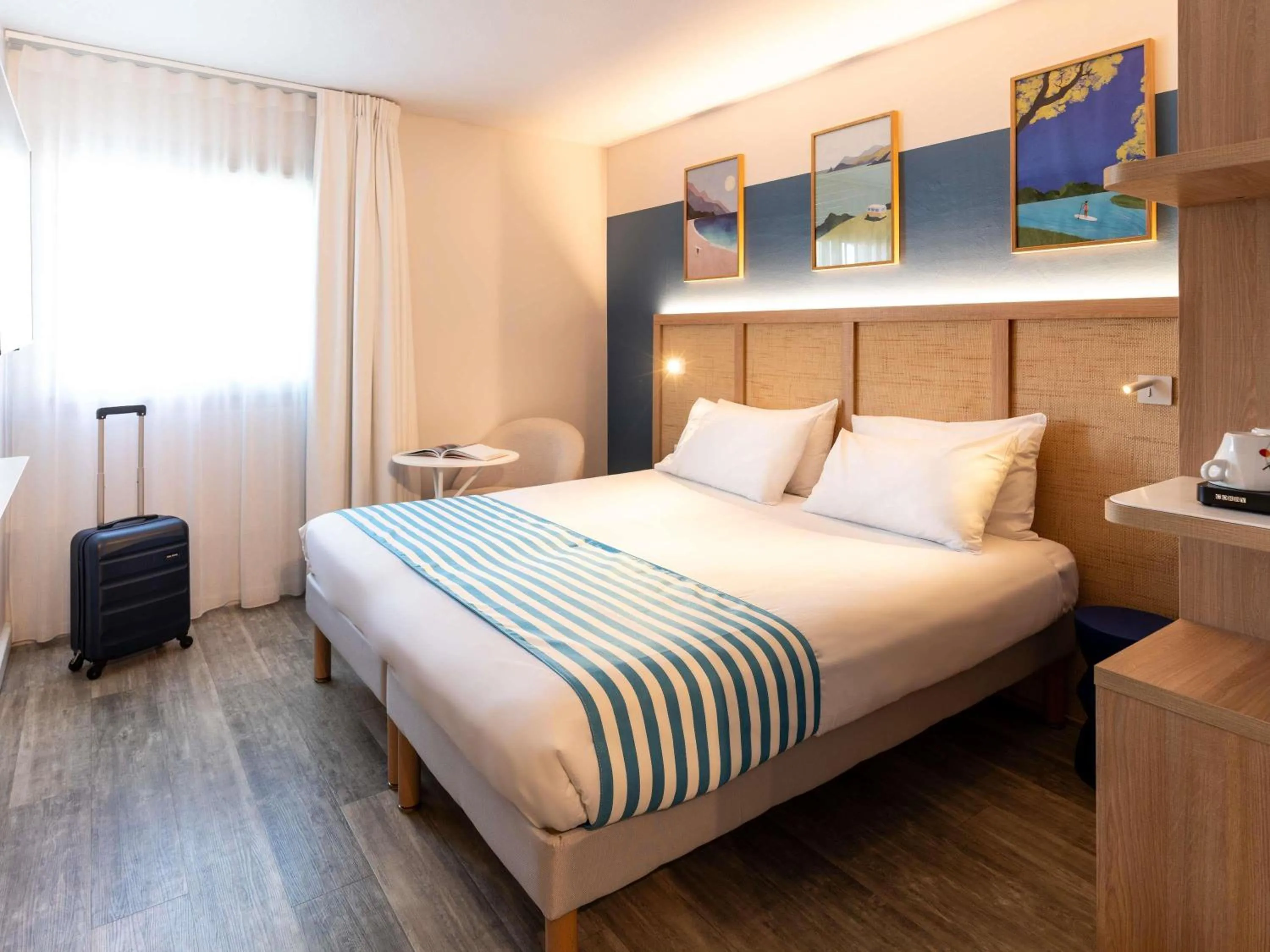 Bedroom, Bed in ibis Styles Biarritz Plage