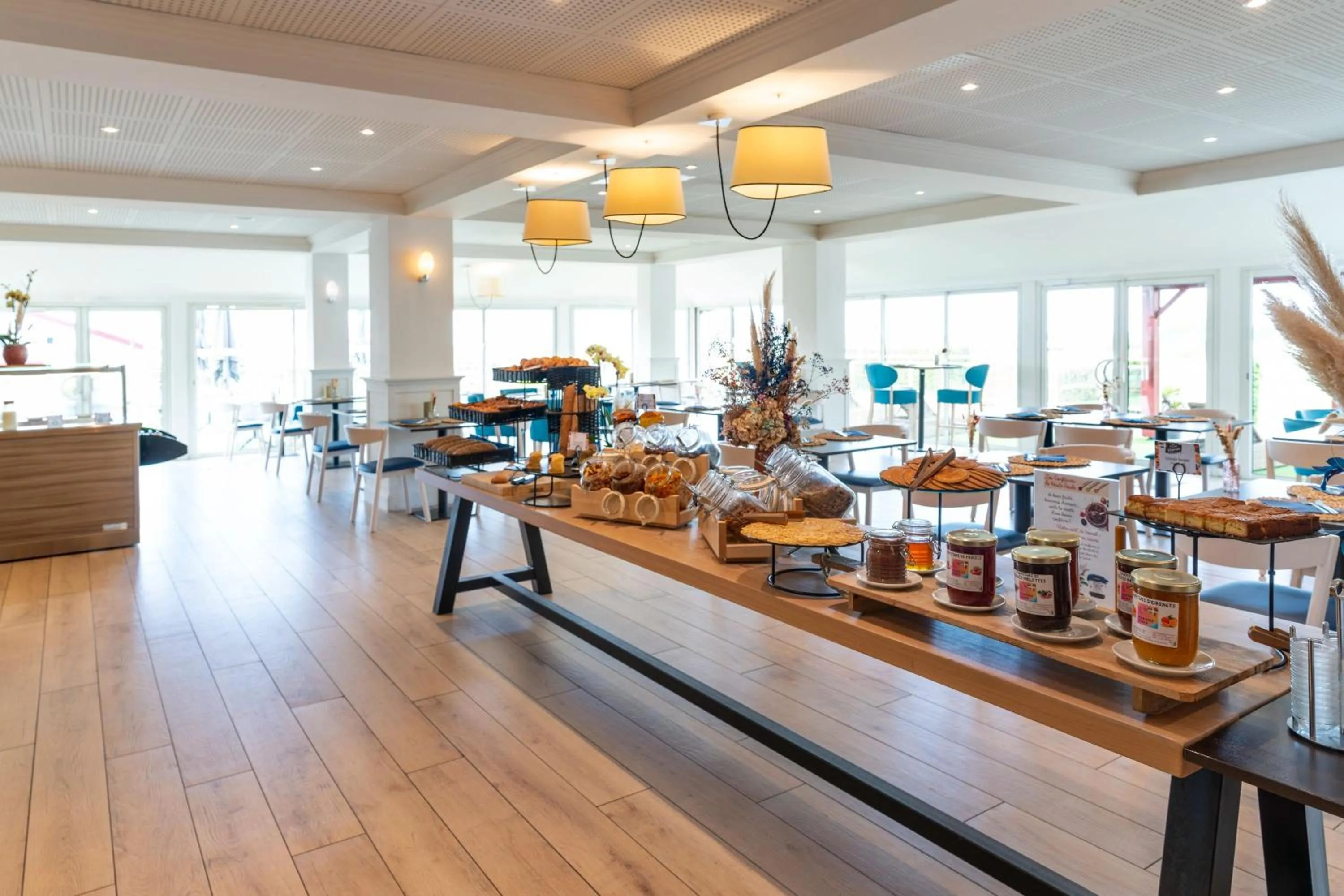 Food and drinks in ibis Styles Biarritz Plage