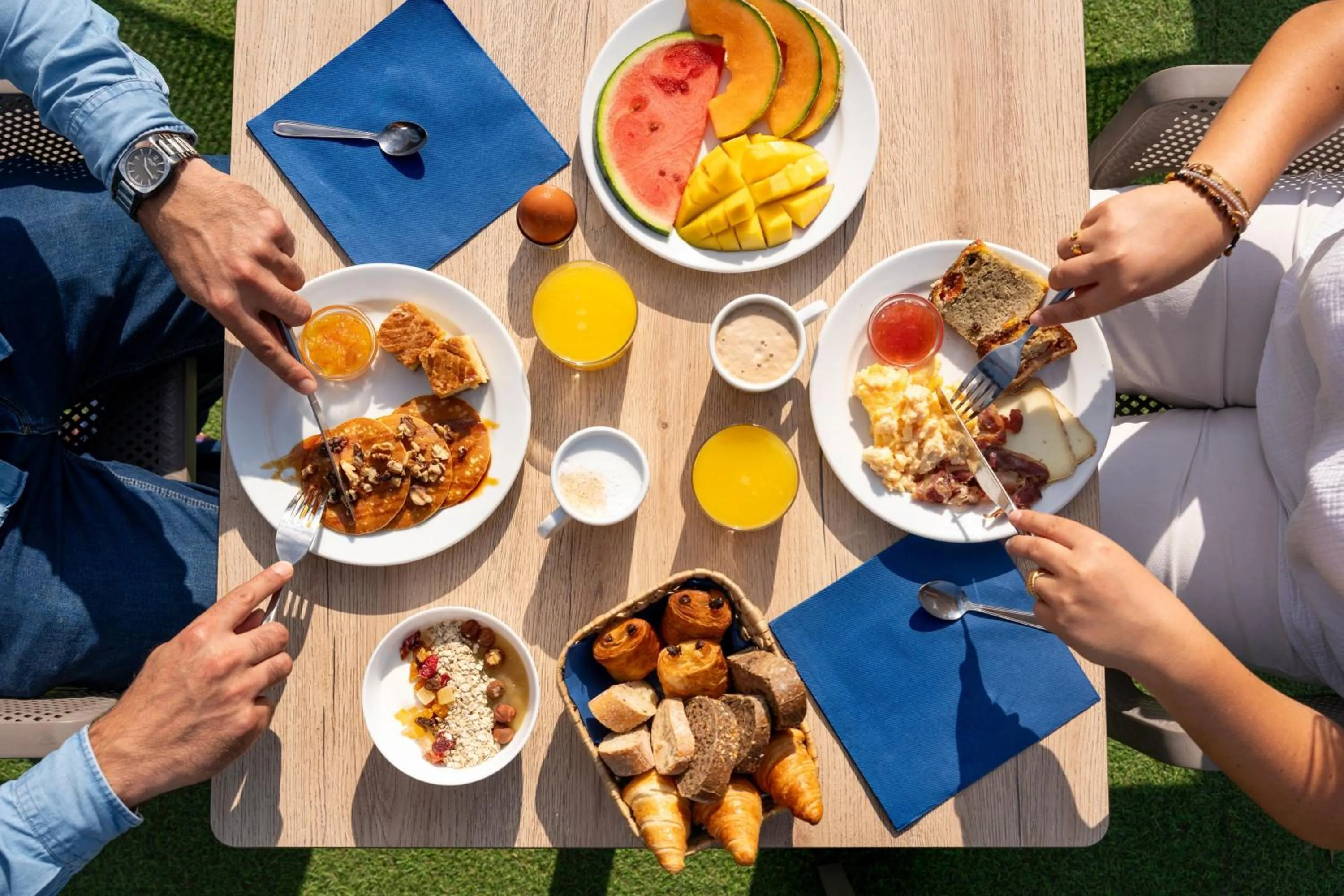 Food and drinks in ibis Styles Biarritz Plage