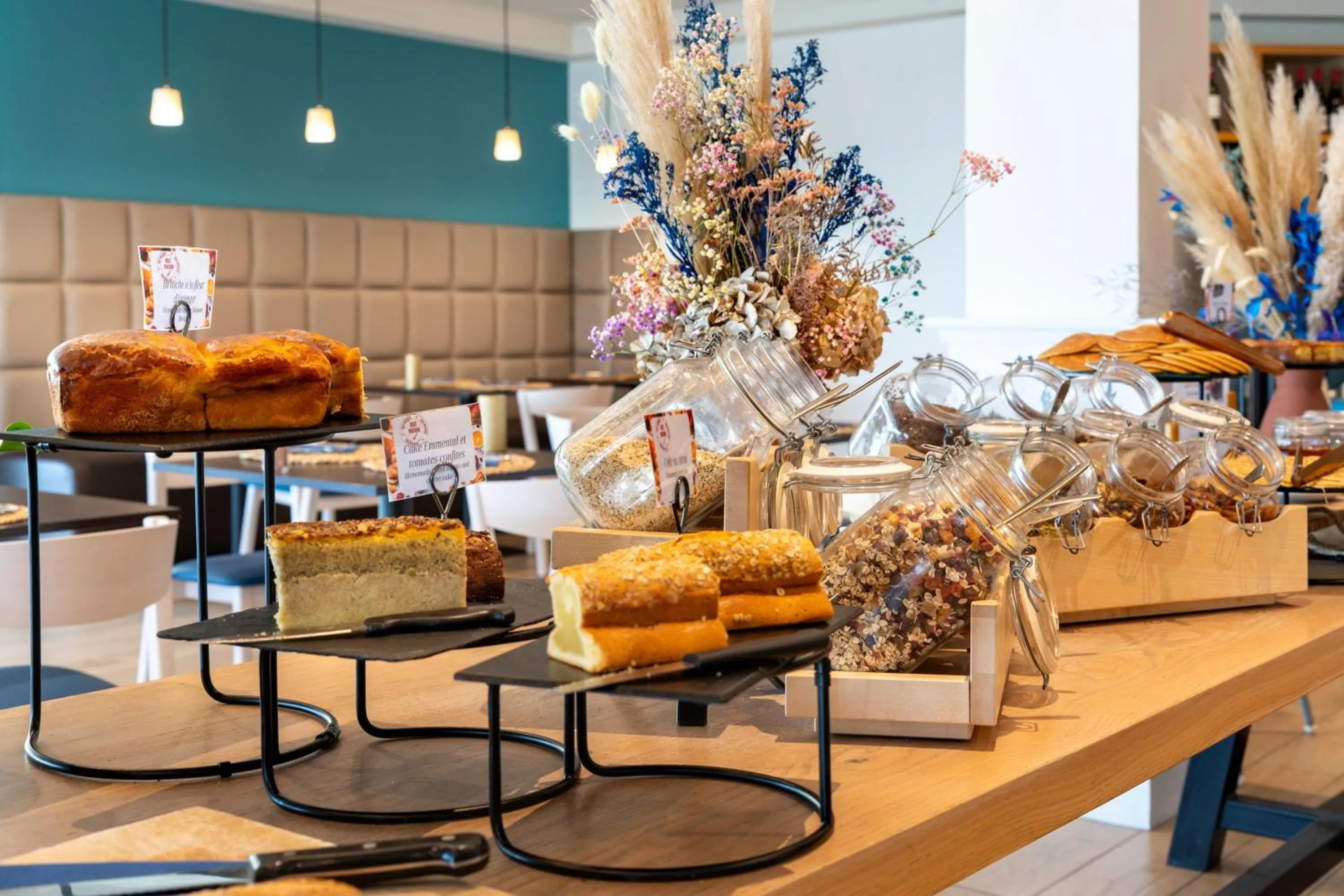 Food and drinks in ibis Styles Biarritz Plage