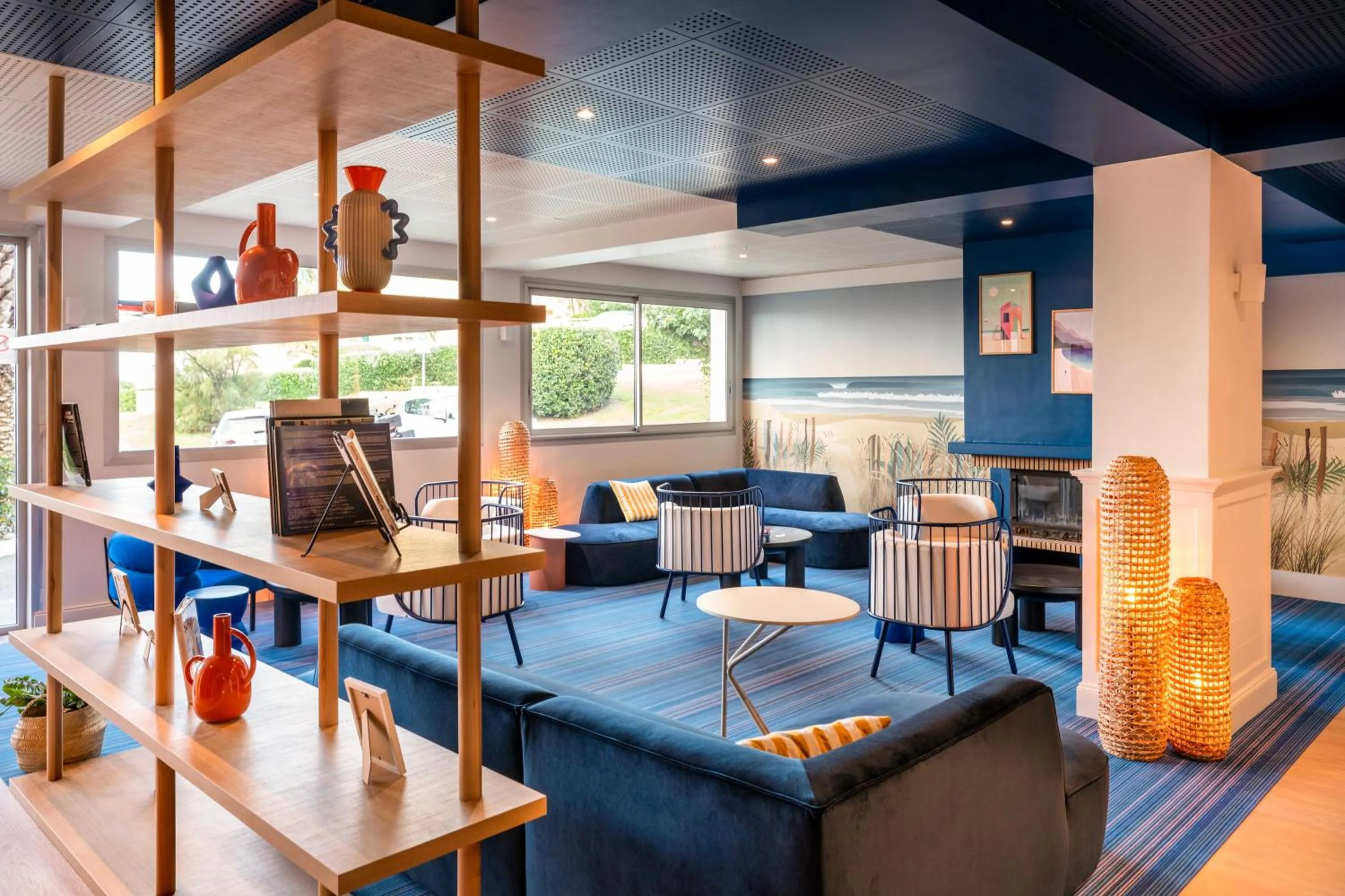 Communal lounge/ TV room in ibis Styles Biarritz Plage