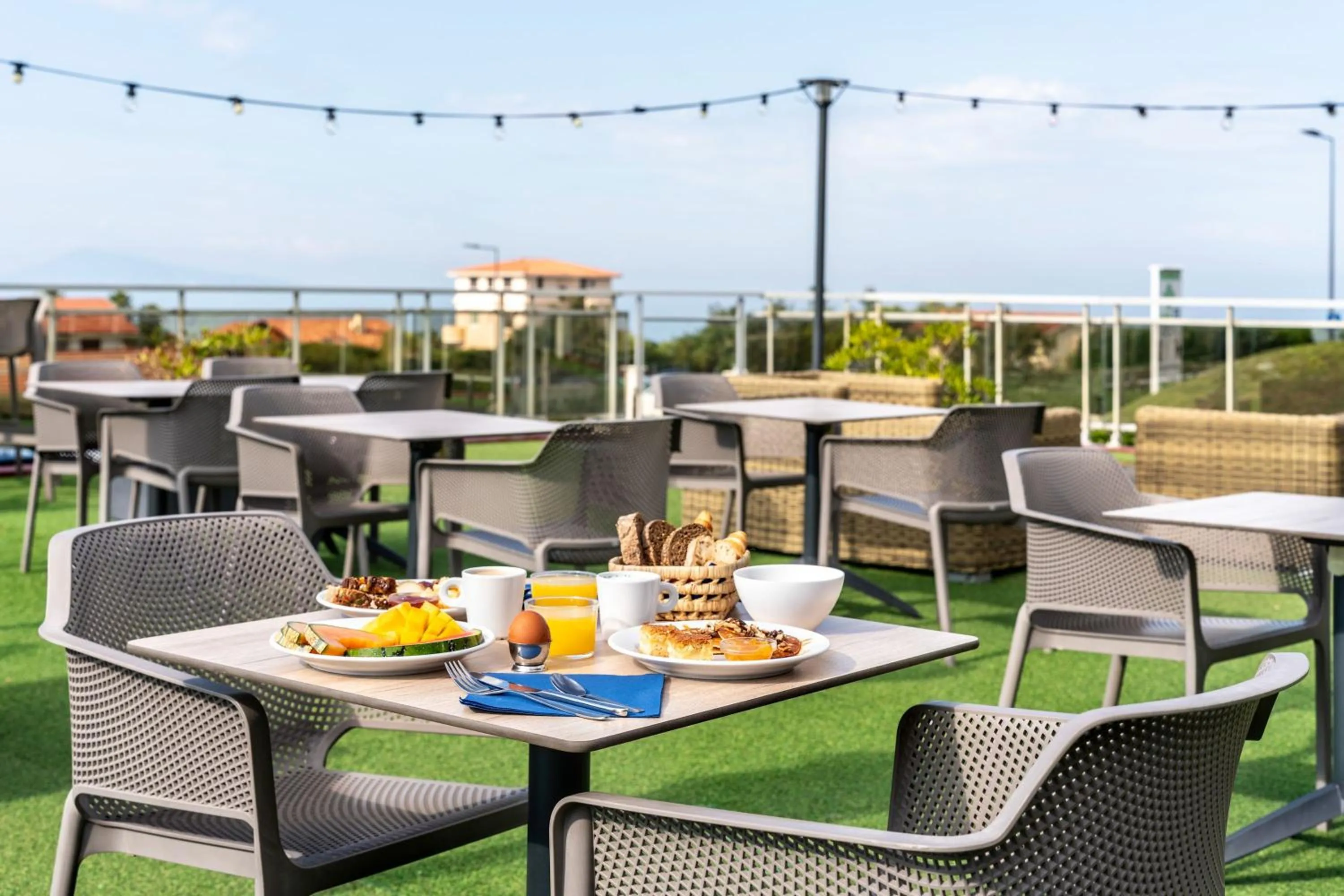 Restaurant/places to eat in ibis Styles Biarritz Plage
