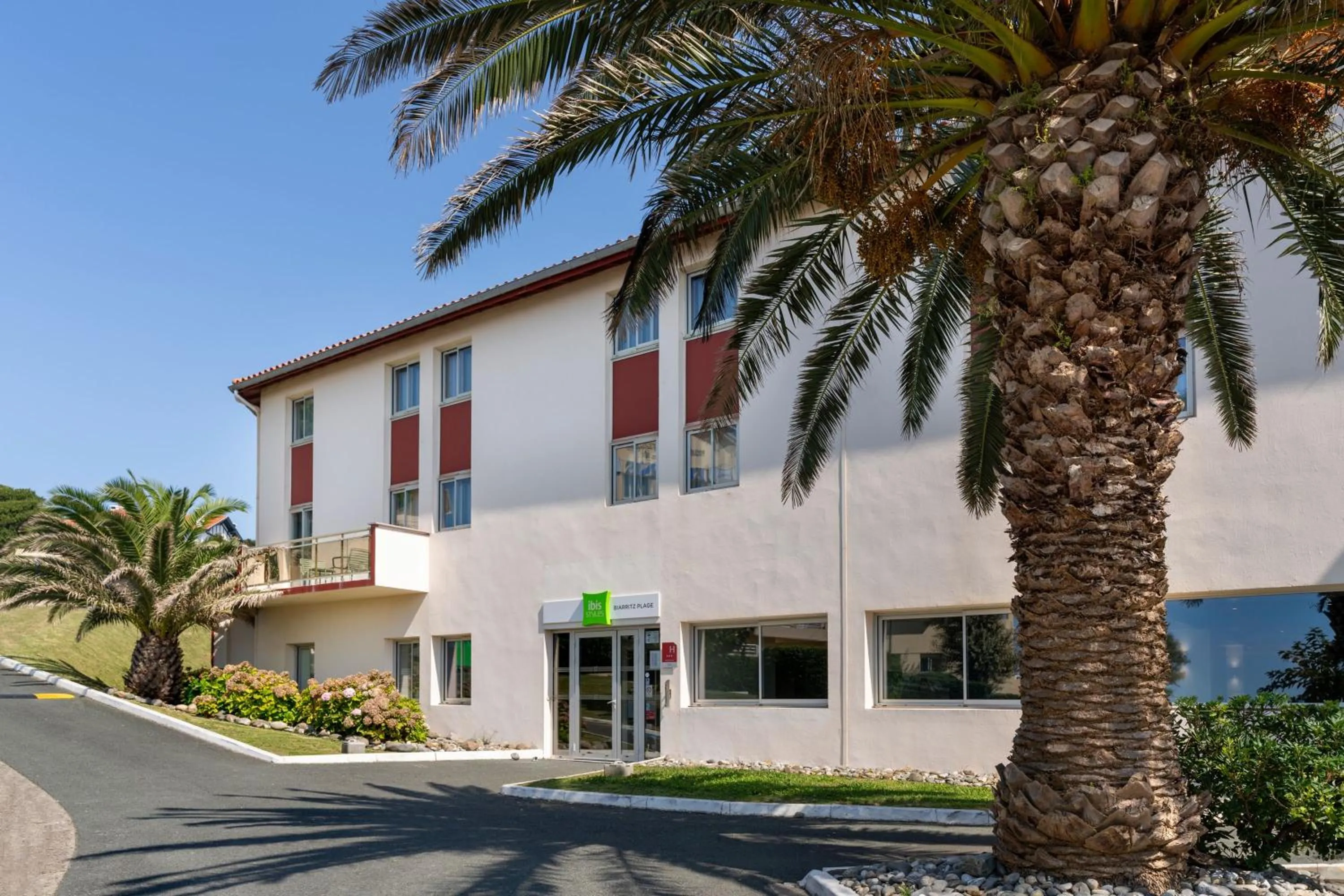 Lobby or reception in ibis Styles Biarritz Plage
