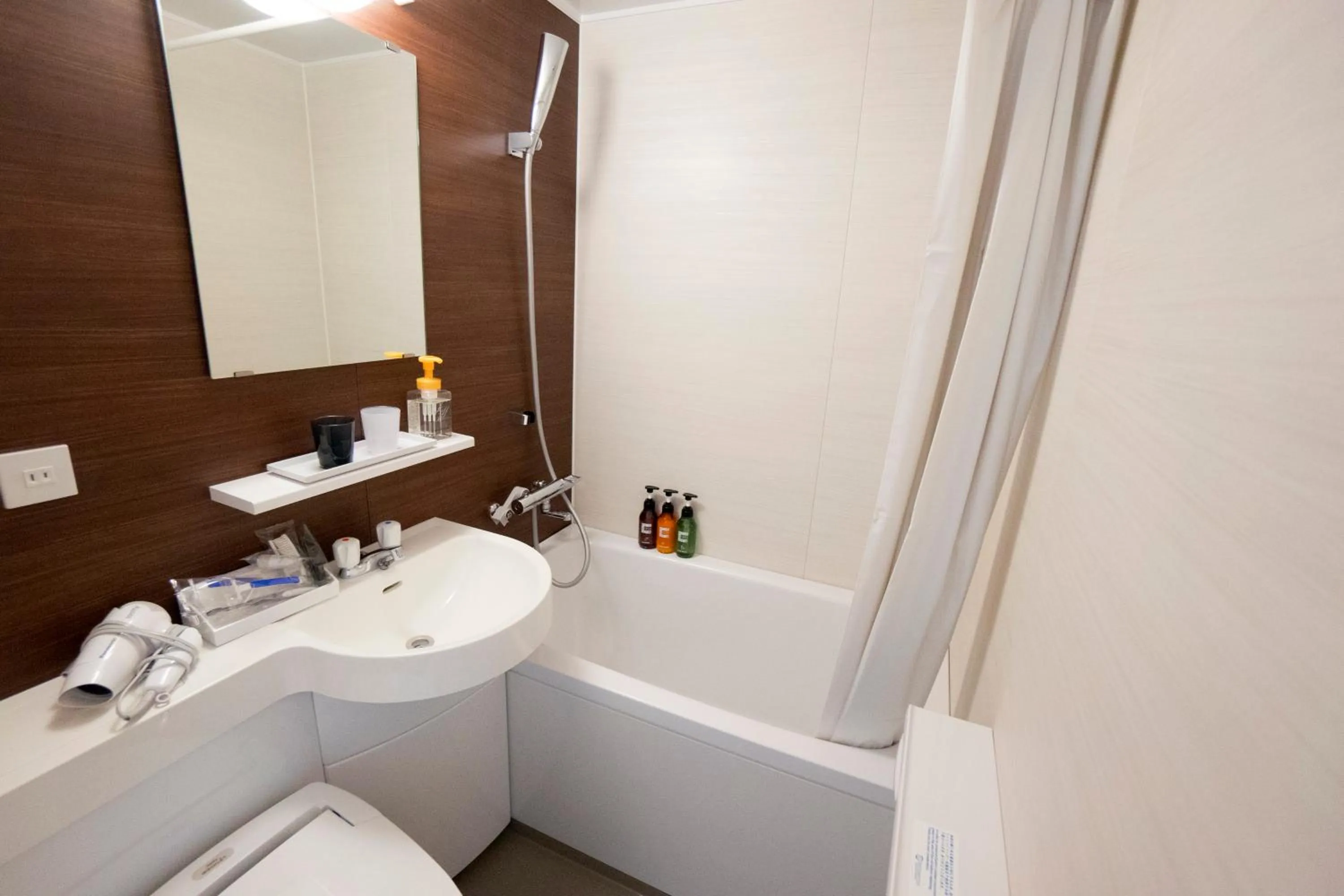 Shower in Hotel La'gent Plaza Hakodate Hokuto