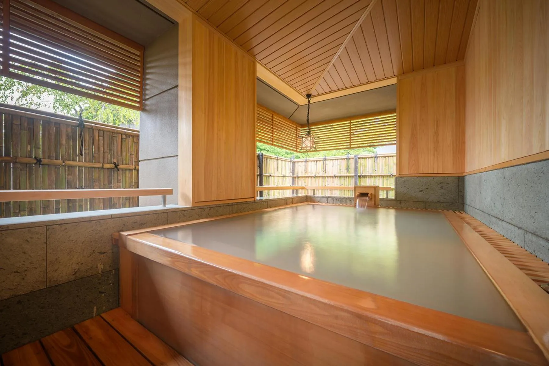 Hot Spring Bath in Yumoto Kissho