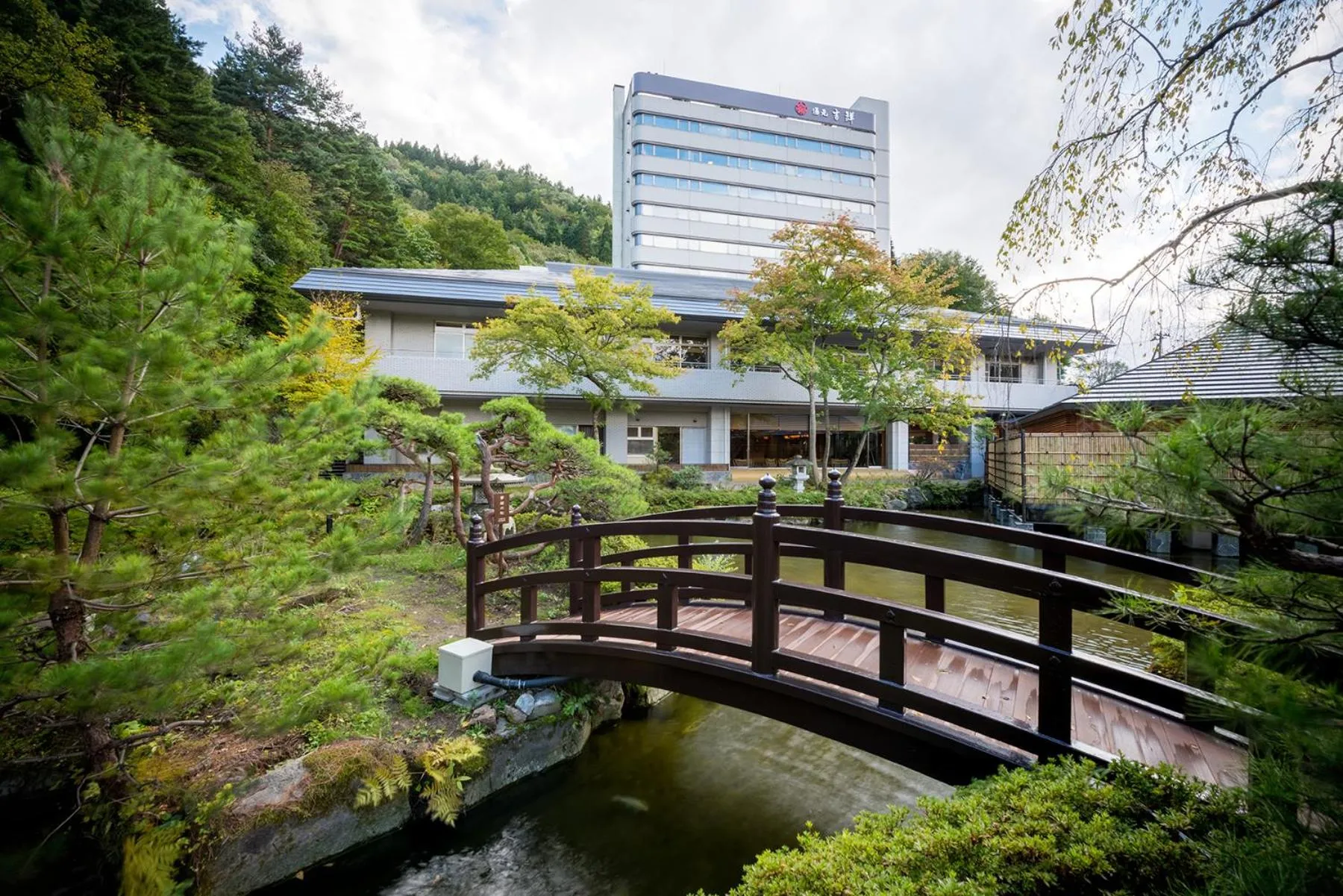 Property building in Yumoto Kissho