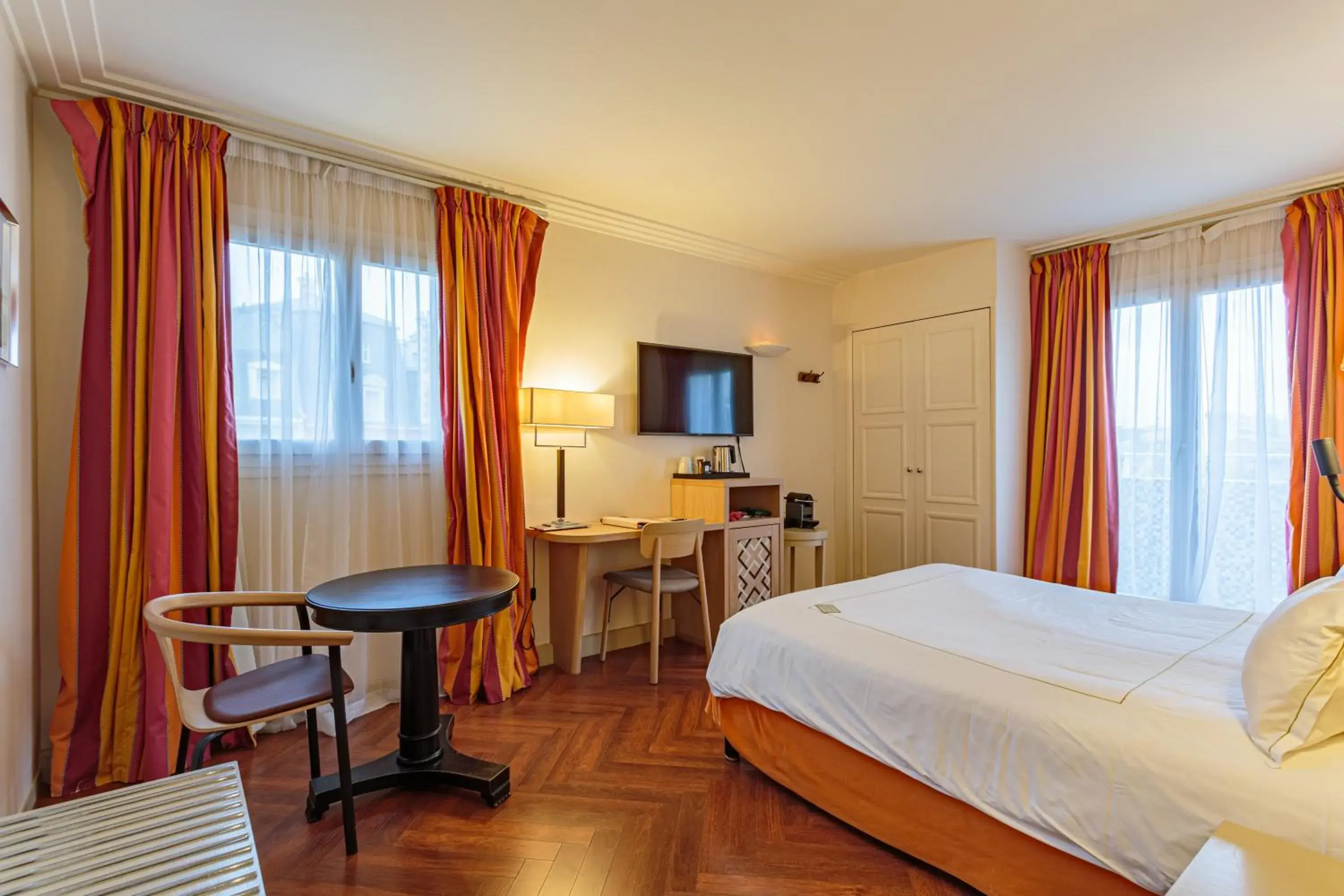 Deluxe Double Room in Grand Tonic Hotel & SPA NUXE Deluxe Double Room in Grand Tonic Hotel & SPA NUXE