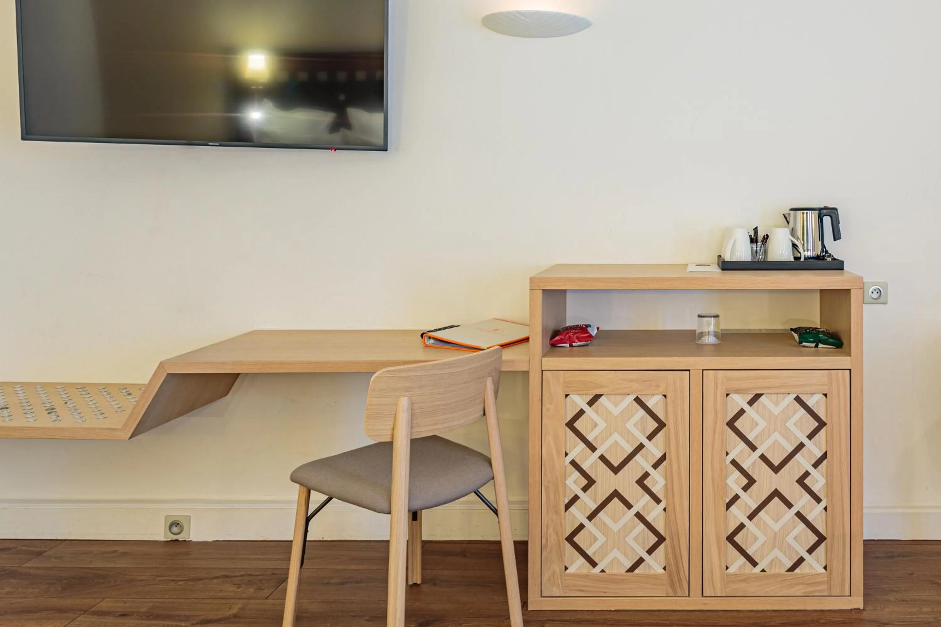 Coffee/tea facilities in Grand Tonic Hotel & SPA NUXE