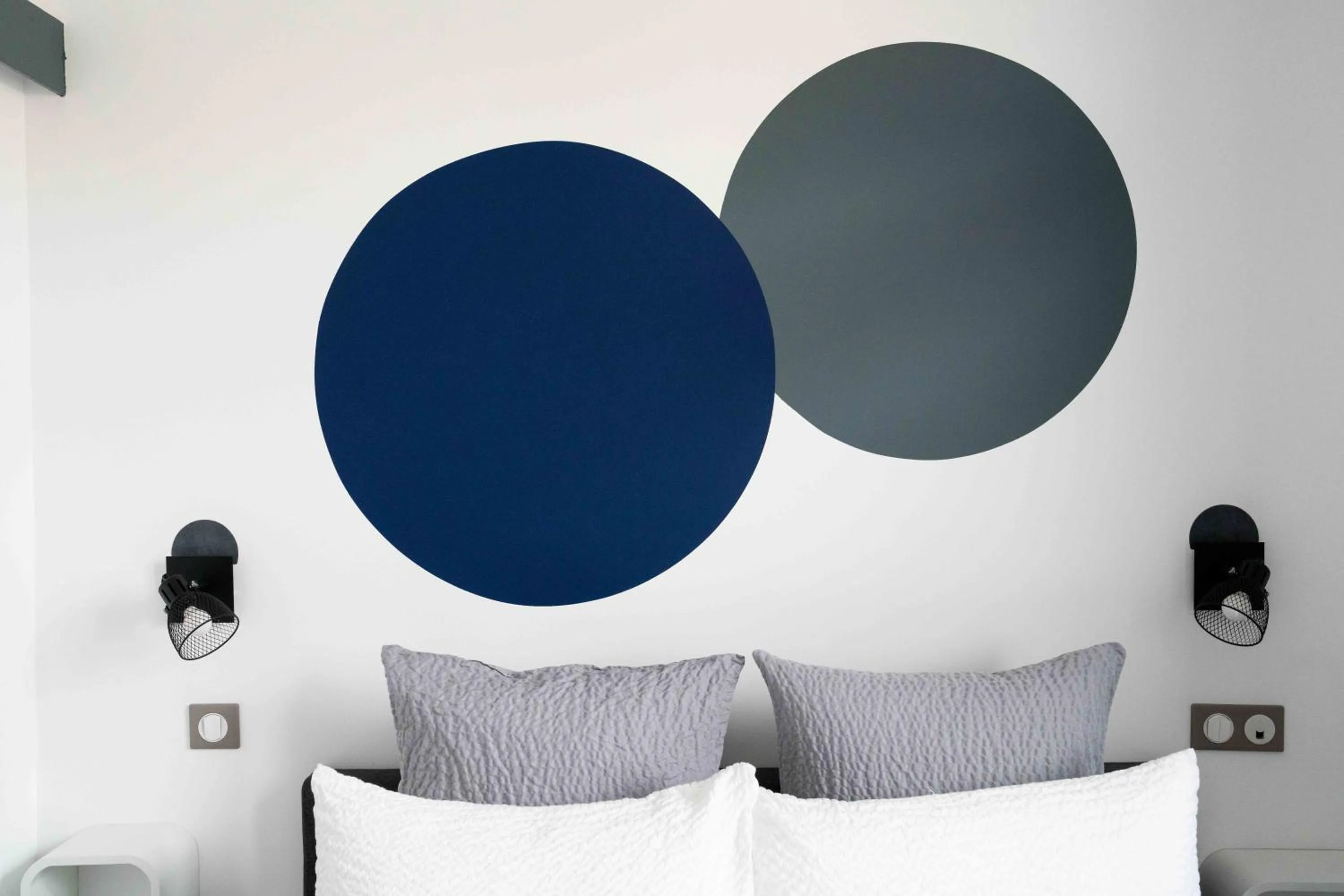 Decorative detail, Bed in Hotel Txutxu-Mutxu