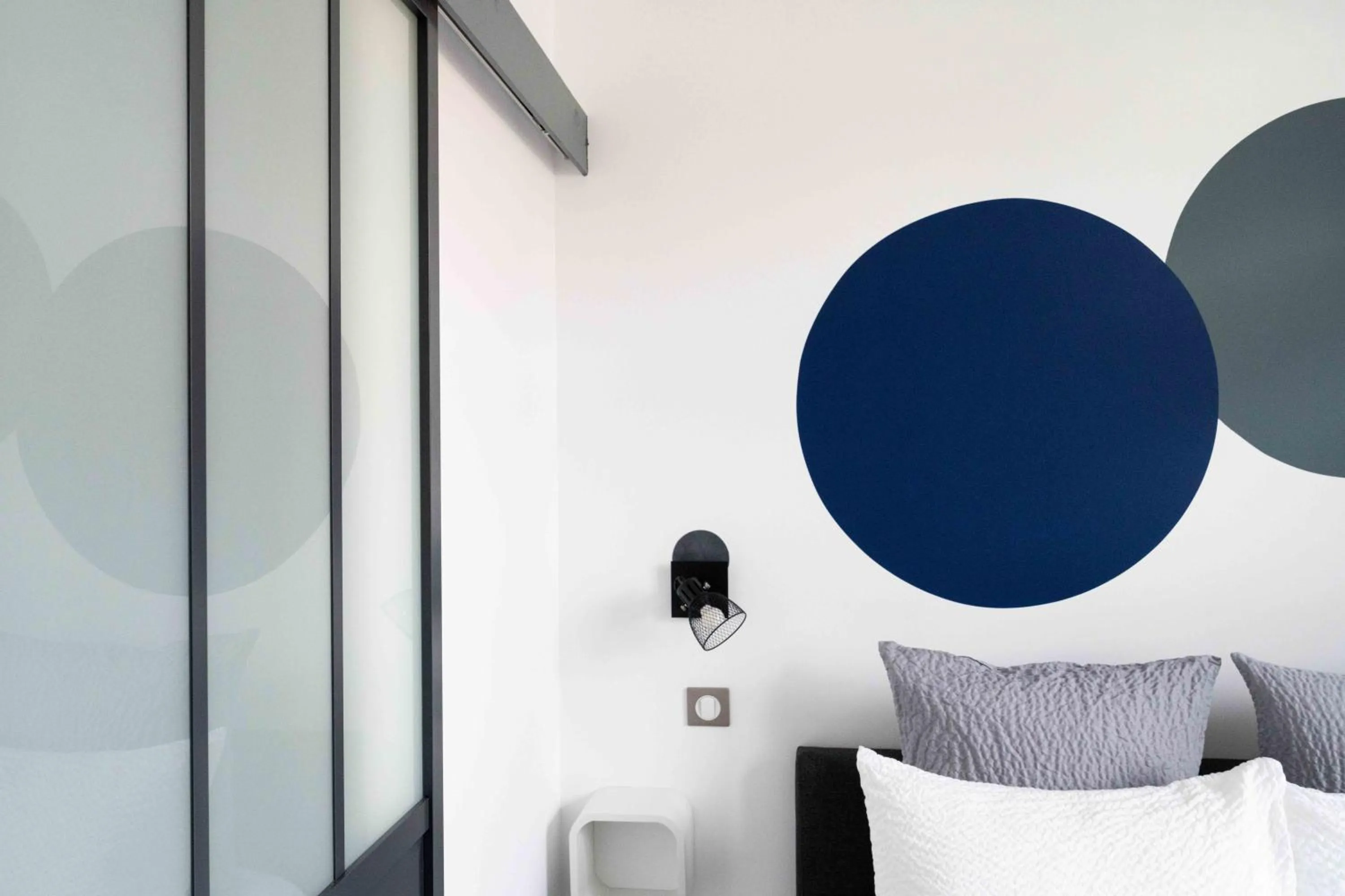 Bed in Hotel Txutxu-Mutxu