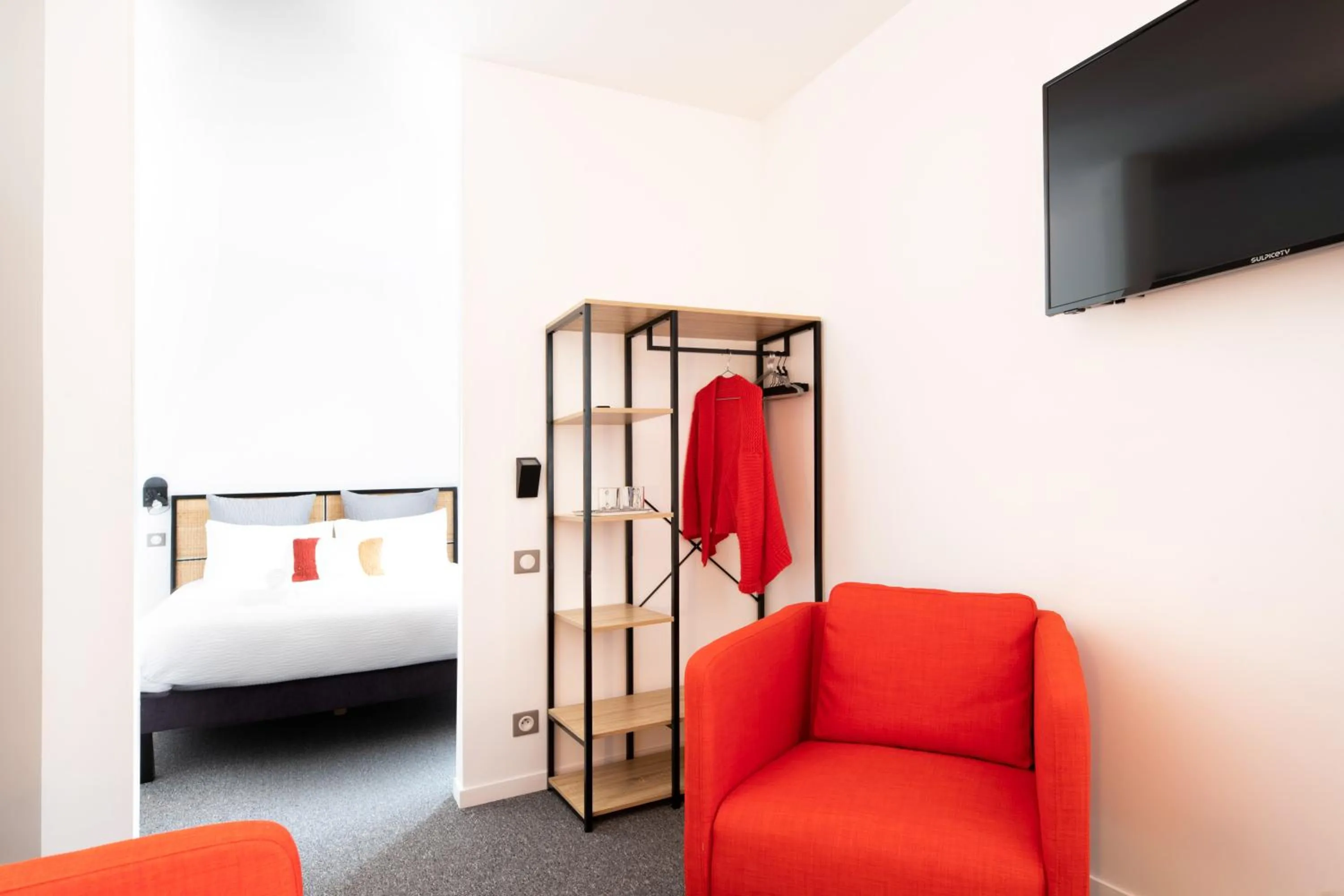 Bed in Hotel Txutxu-Mutxu