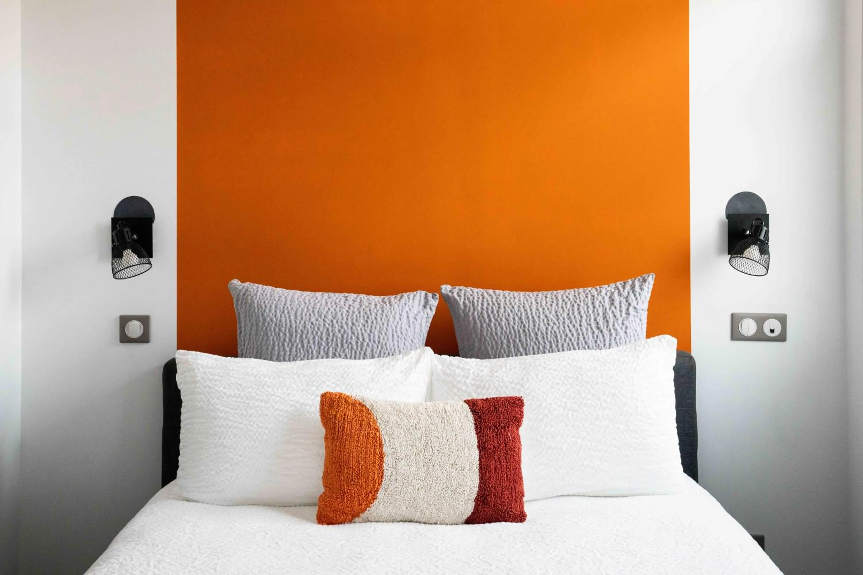 Bed in Hotel Txutxu-Mutxu