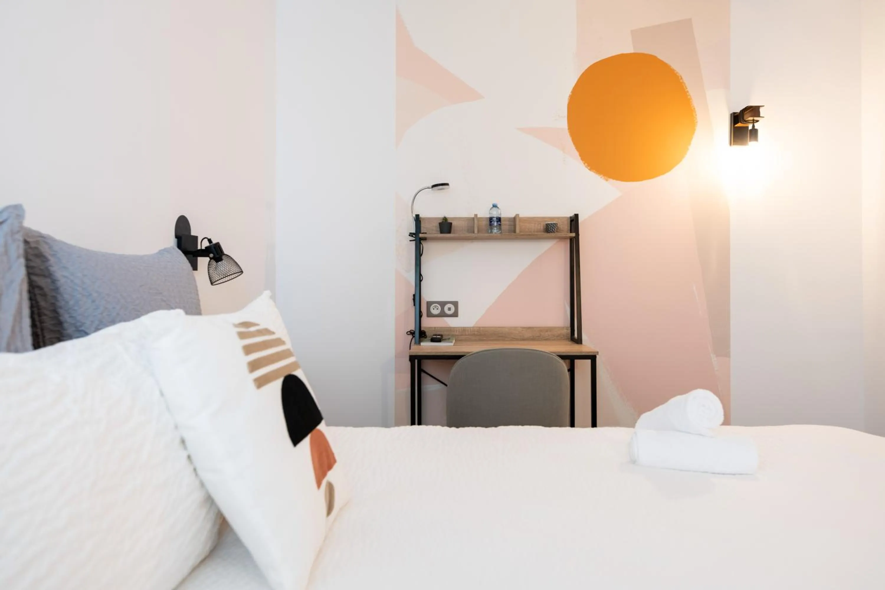 Bed in Hotel Txutxu-Mutxu