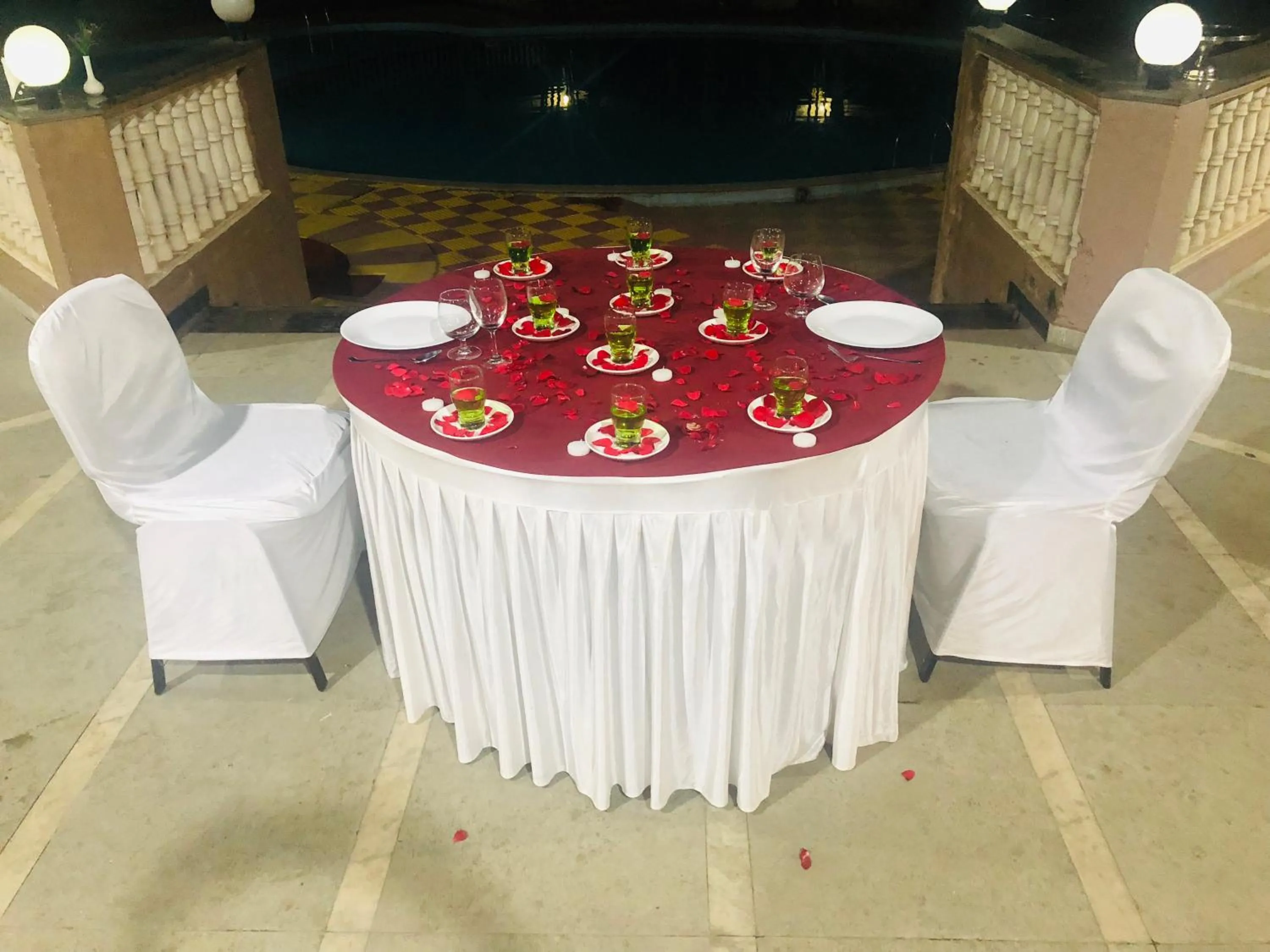 Food and drinks in Dhuri Resort