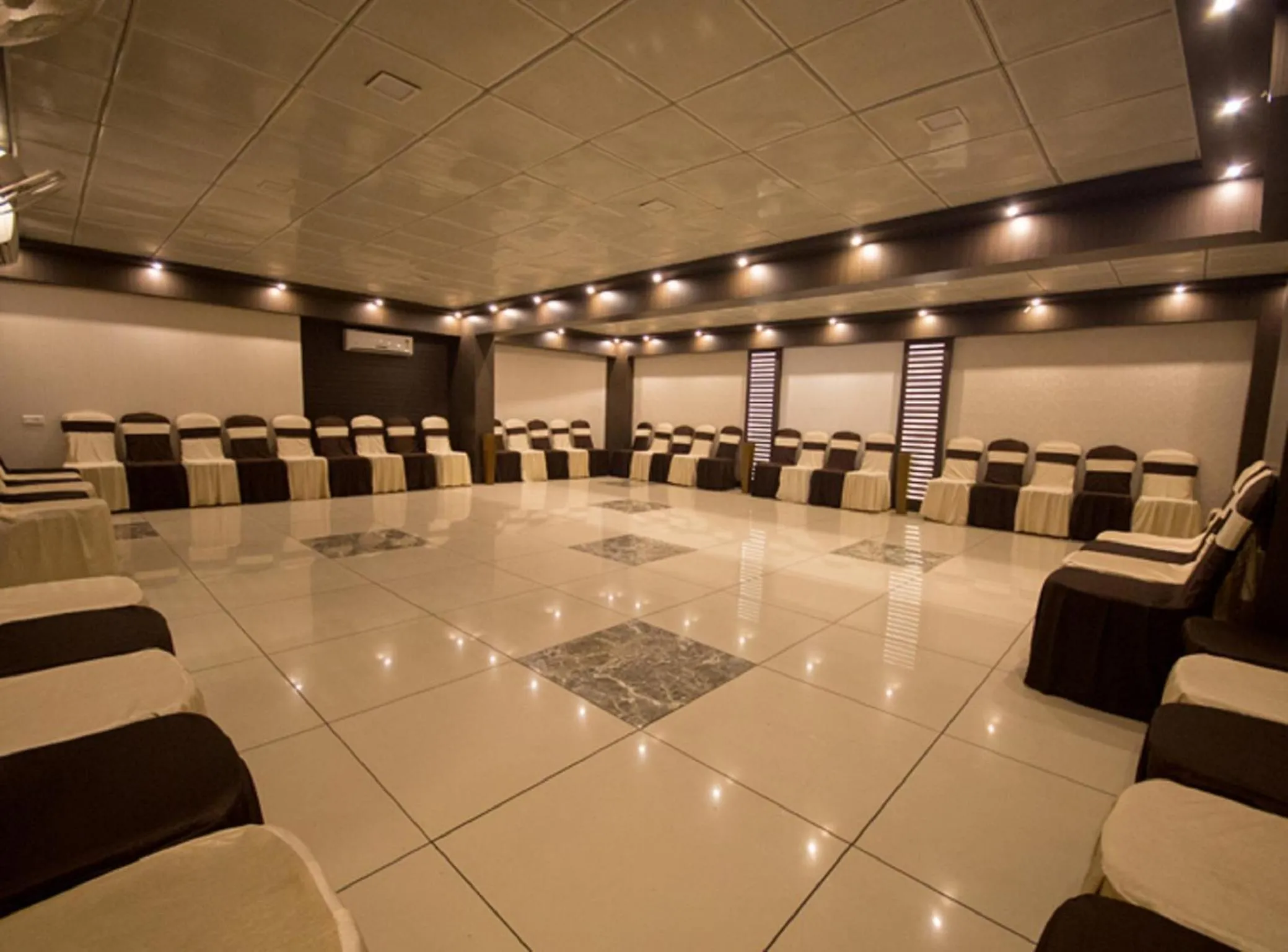 Meeting/conference room in ANR Hotels