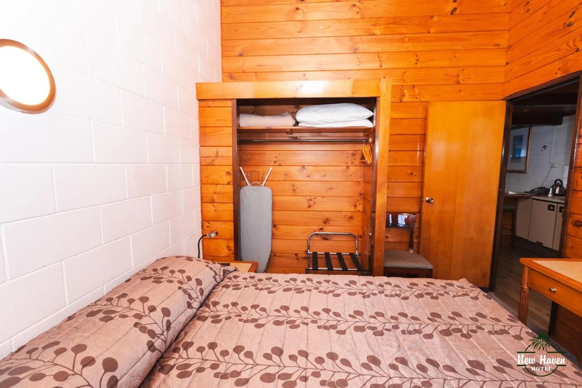 Bed in New Haven Motel