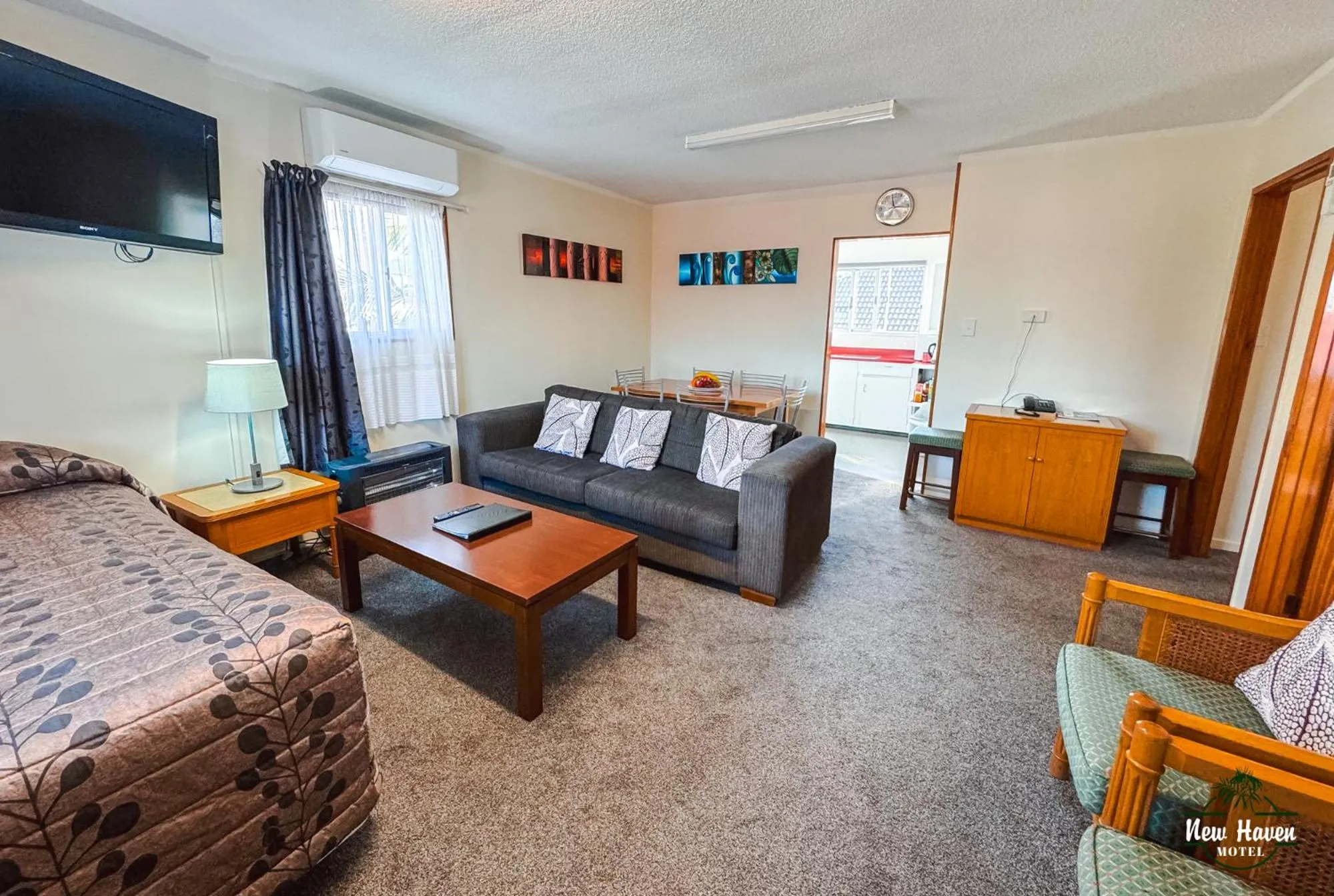 Bed in New Haven Motel