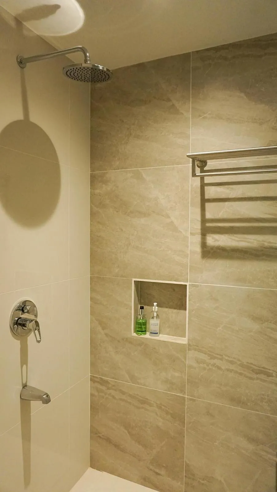 Shower in Aureo La Union