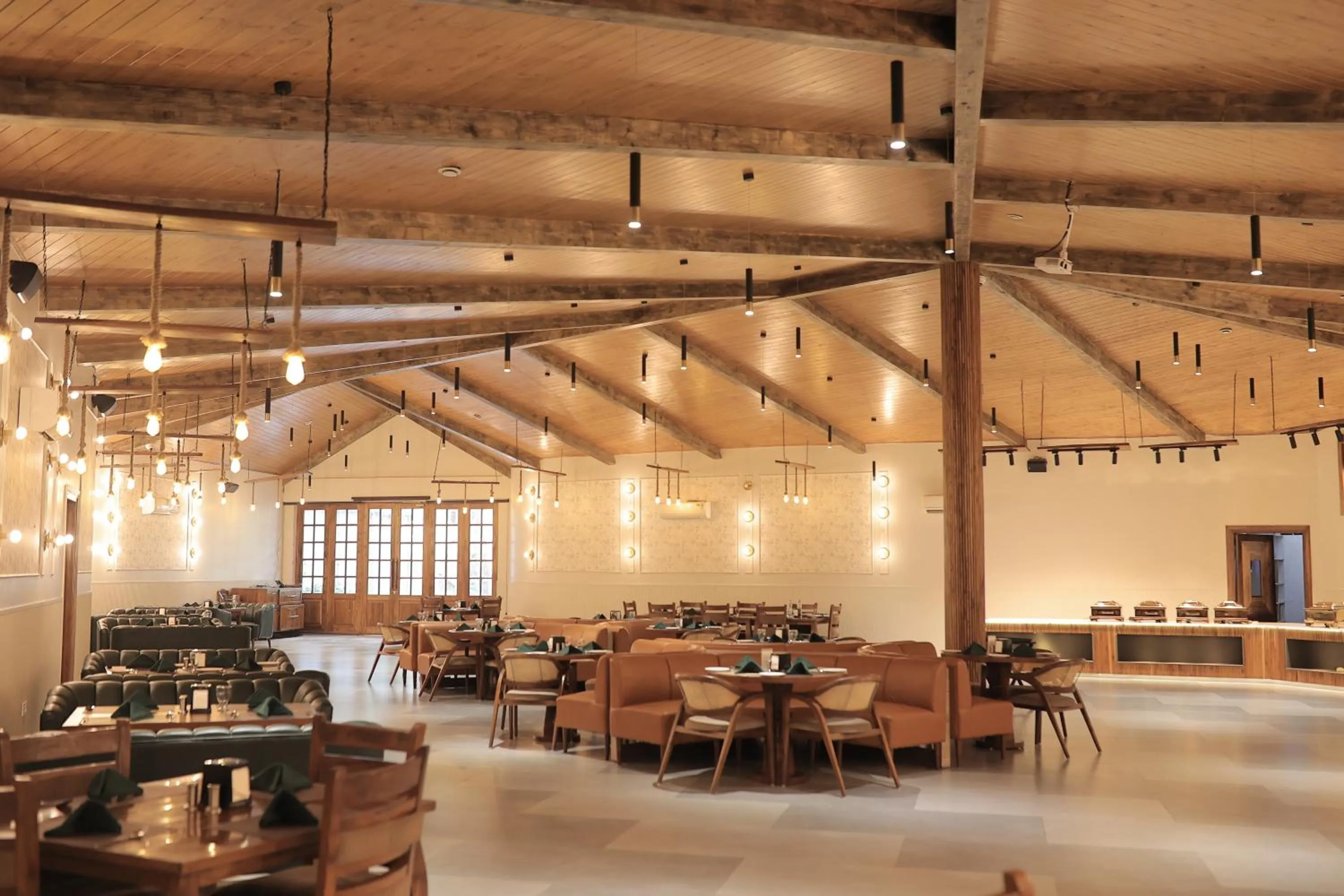 Restaurant/places to eat in Jungle Lodge Resort