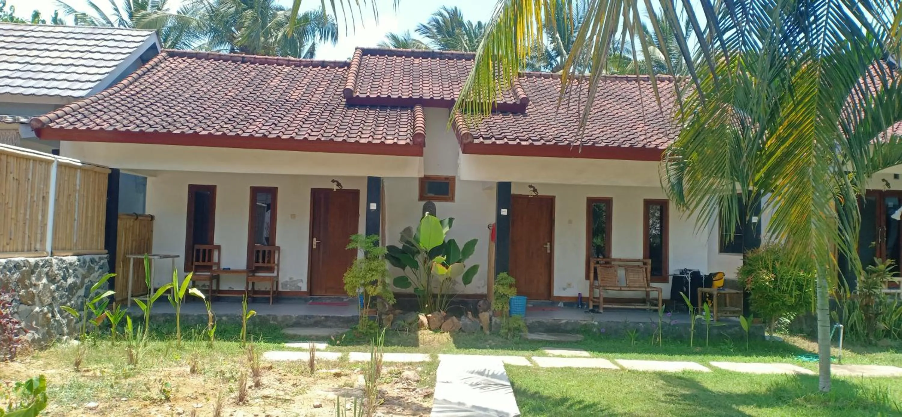 Property building in Dewi Garden Guesthouse