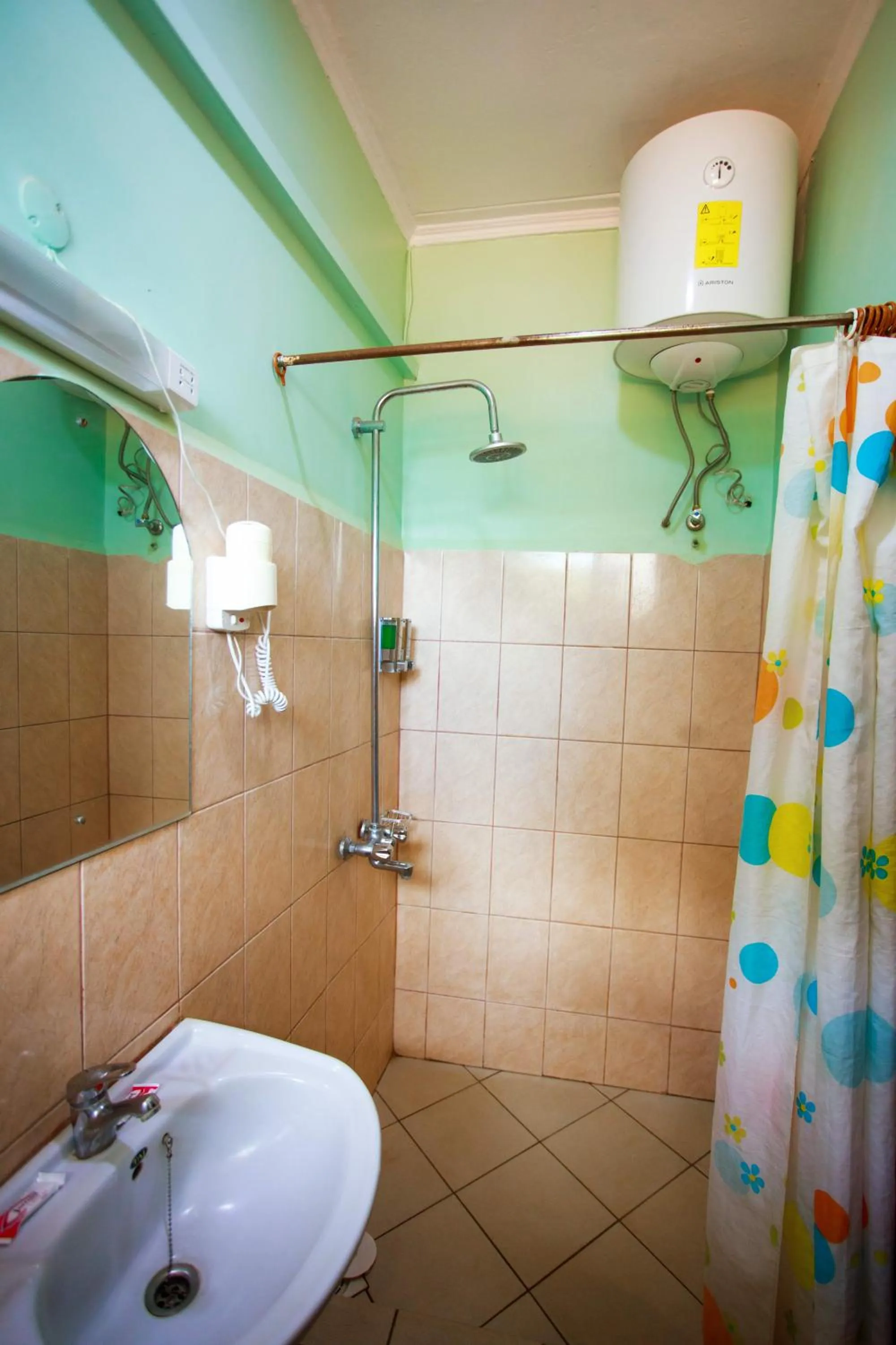 Bed in Keys Hotel Mbokomu Branch