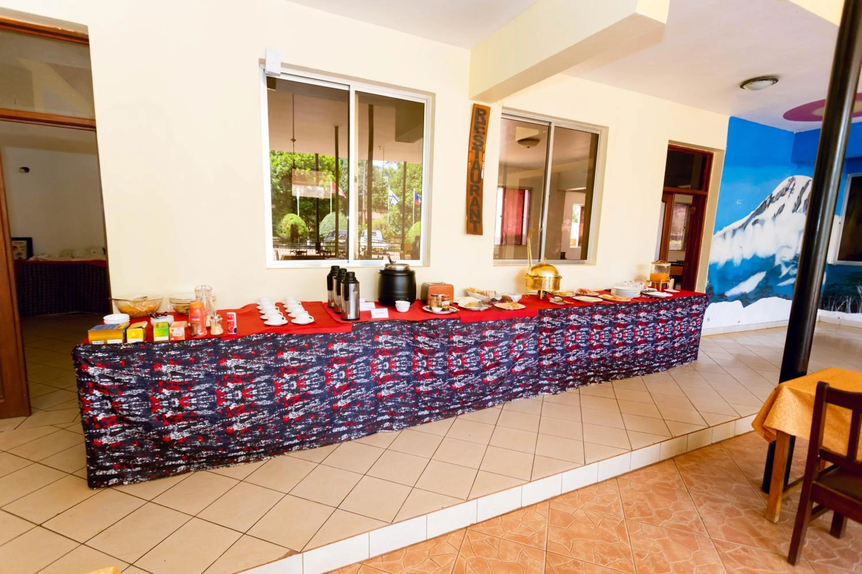 Restaurant/places to eat in Keys Hotel Mbokomu Branch