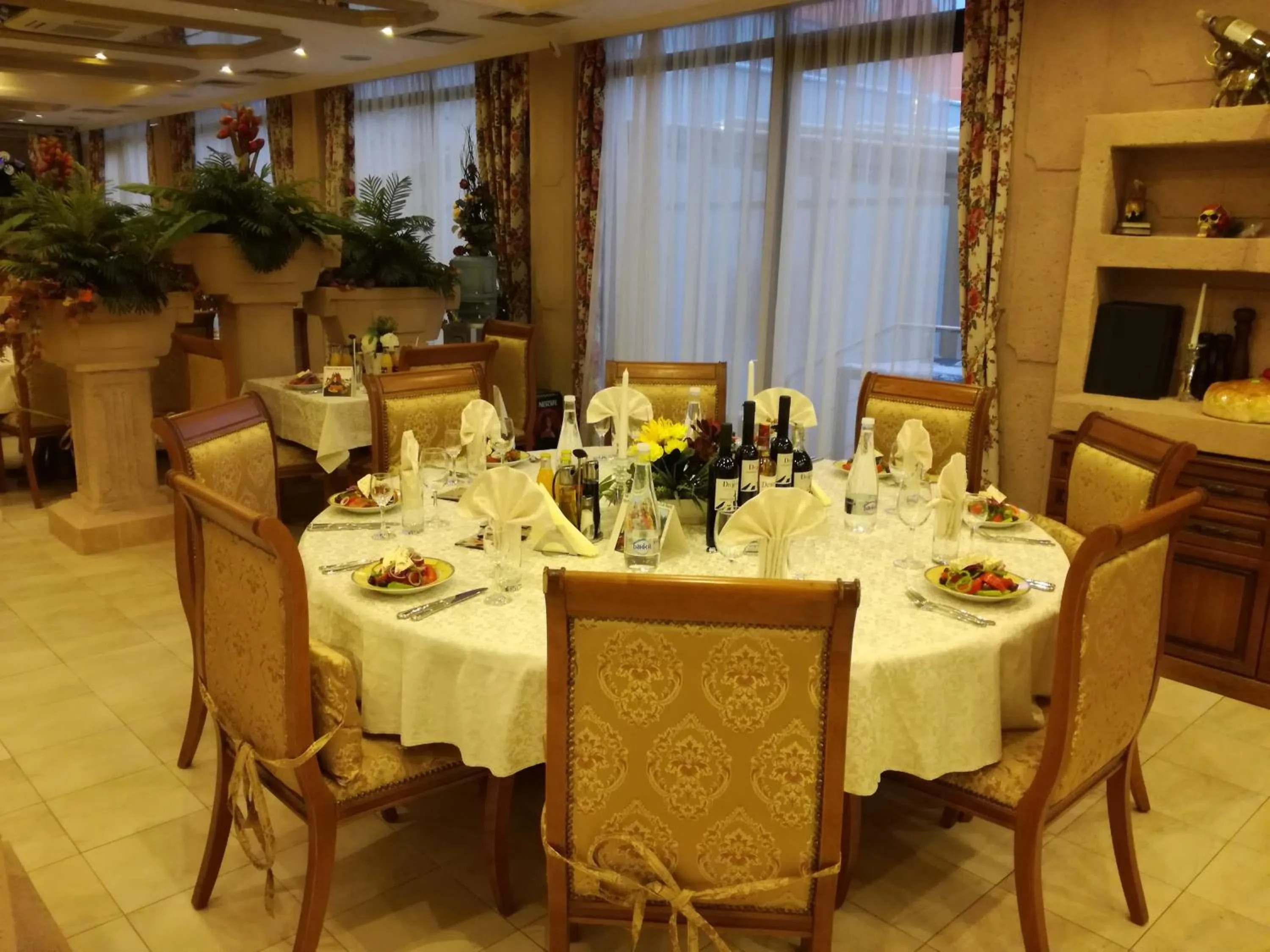 Restaurant/places to eat in Boutique Hotel VSK Kentavar