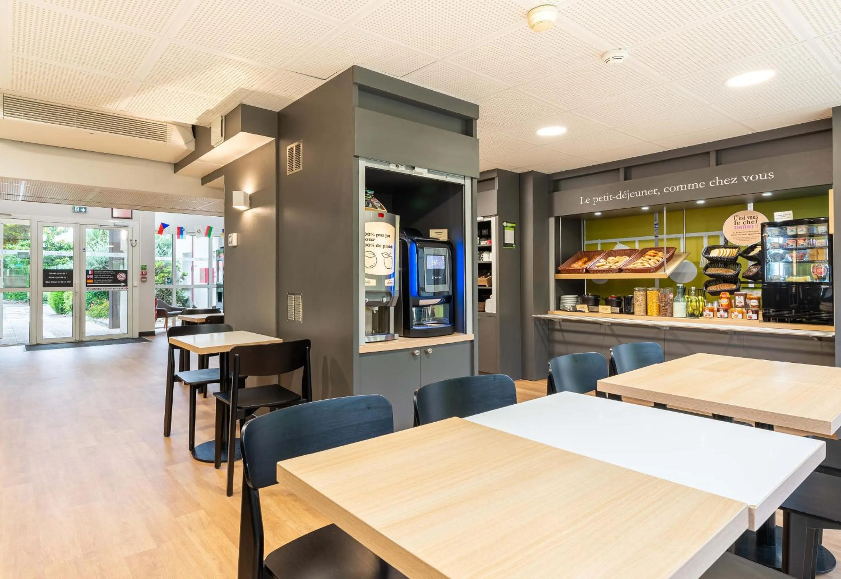 Breakfast in B&B HOTEL Nantes Atlantis Le Zenith