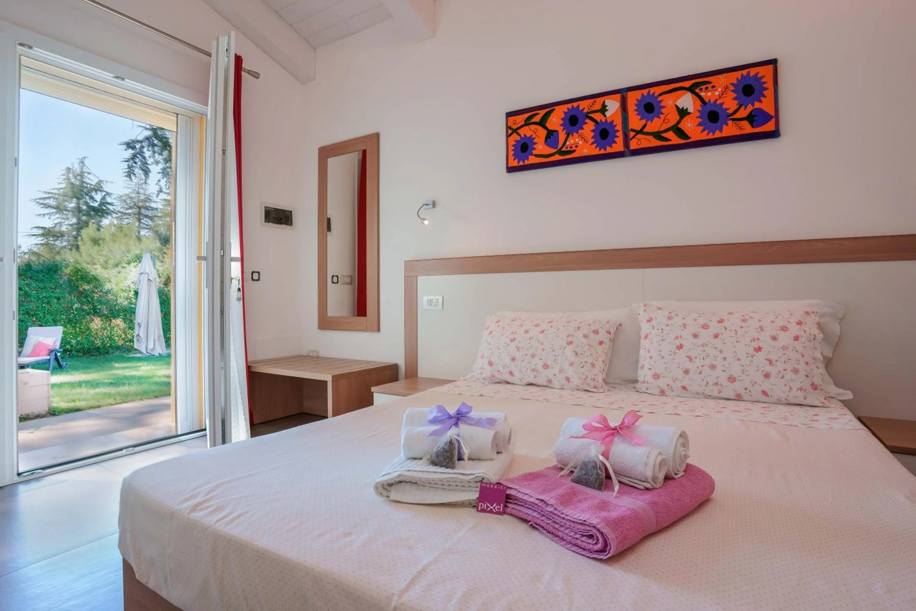 Bedroom, Bed in Pixel b&b