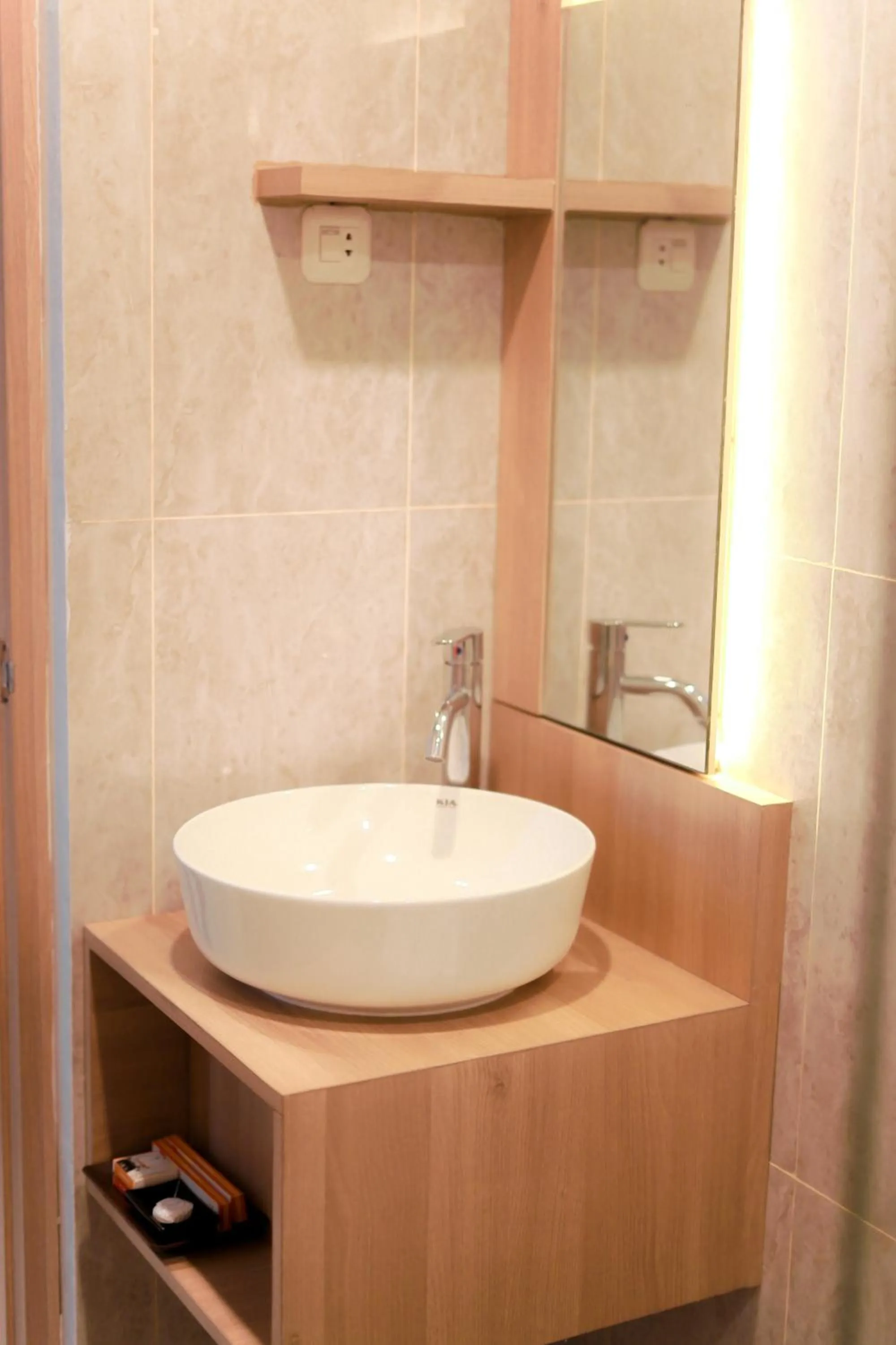 Front One Hotel Purwodadi