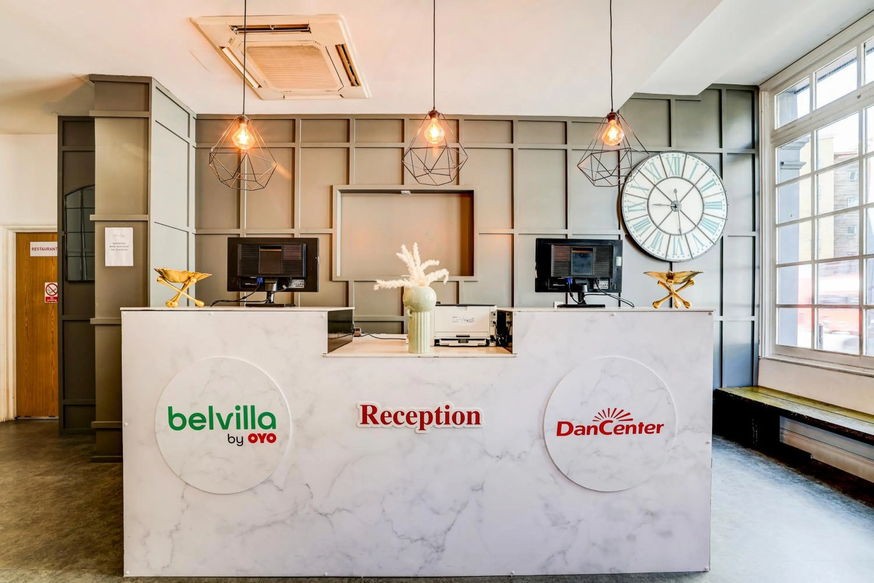 Lobby or reception in Belvilla Ilford Hill Hotel London