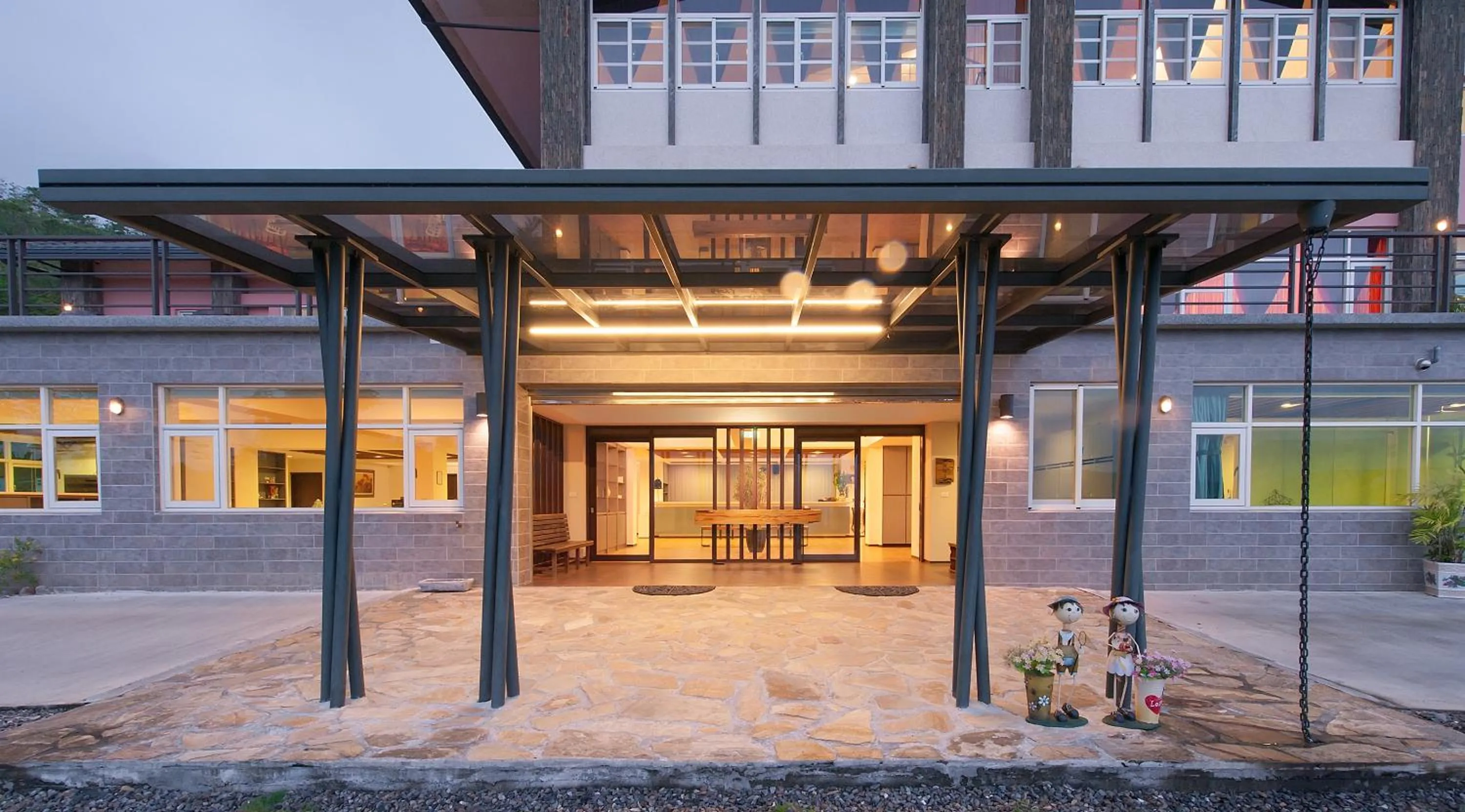 Facade/entrance in 山禾居 道 Villa