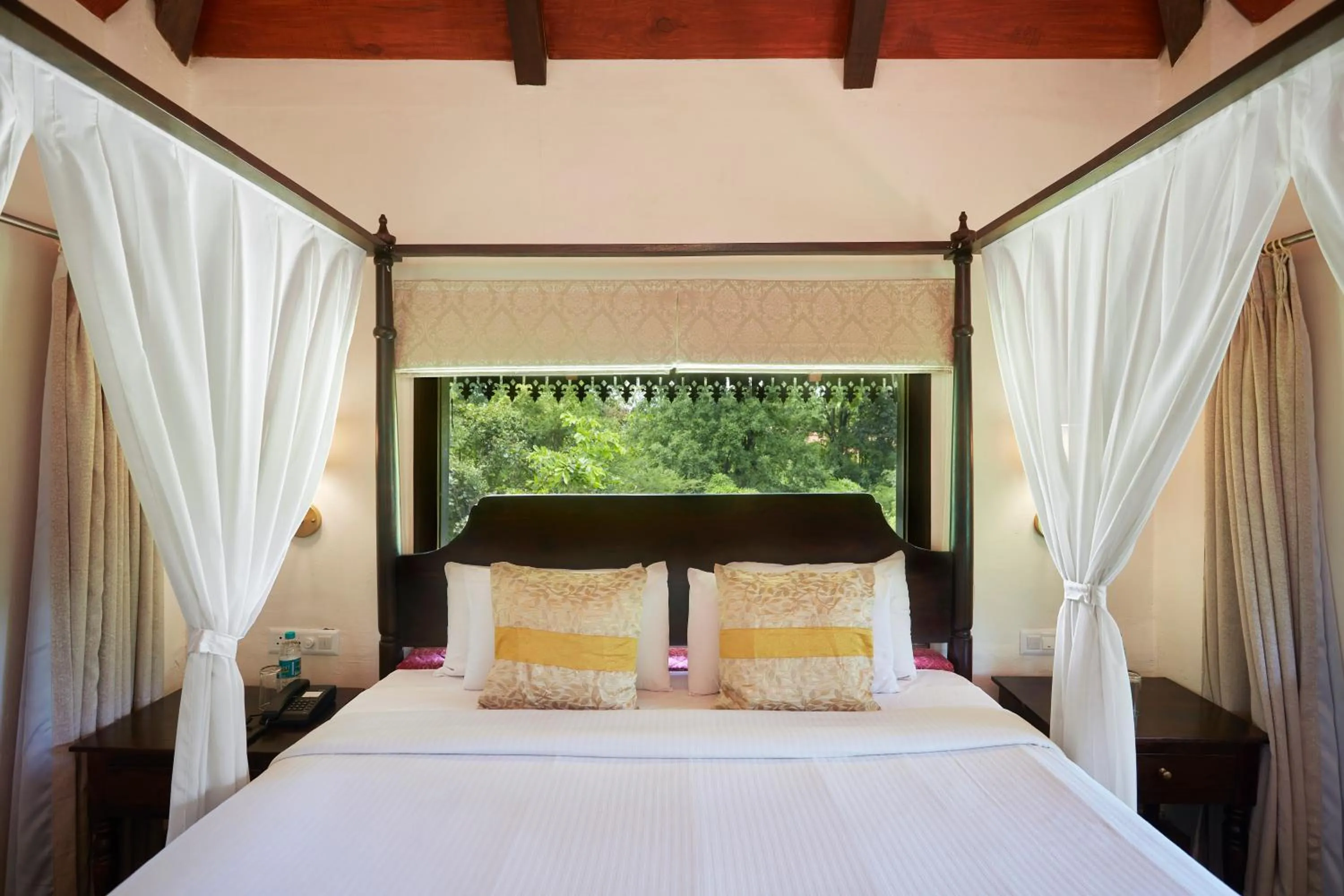 Bed in Vannraj Resort And Spa