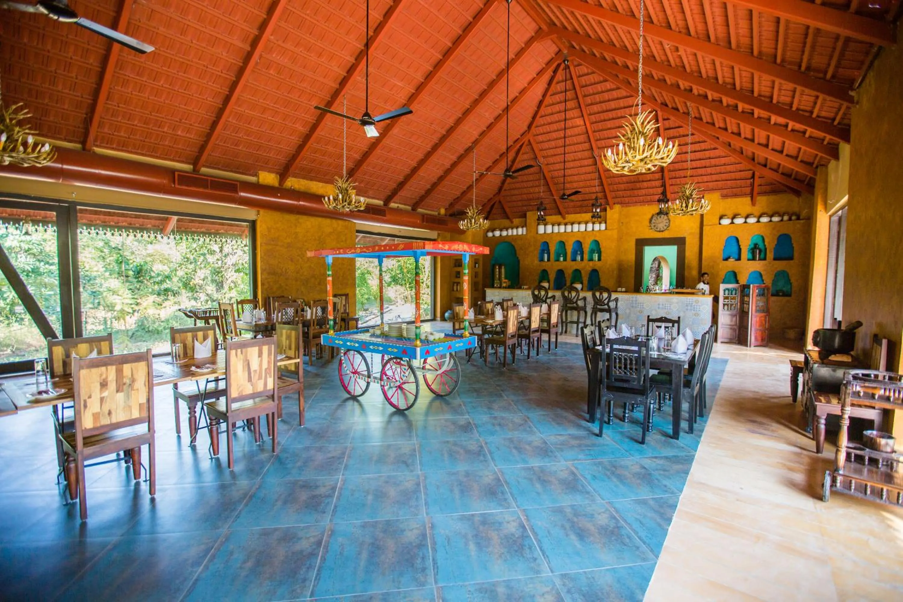 Restaurant/places to eat in Vannraj Resort And Spa