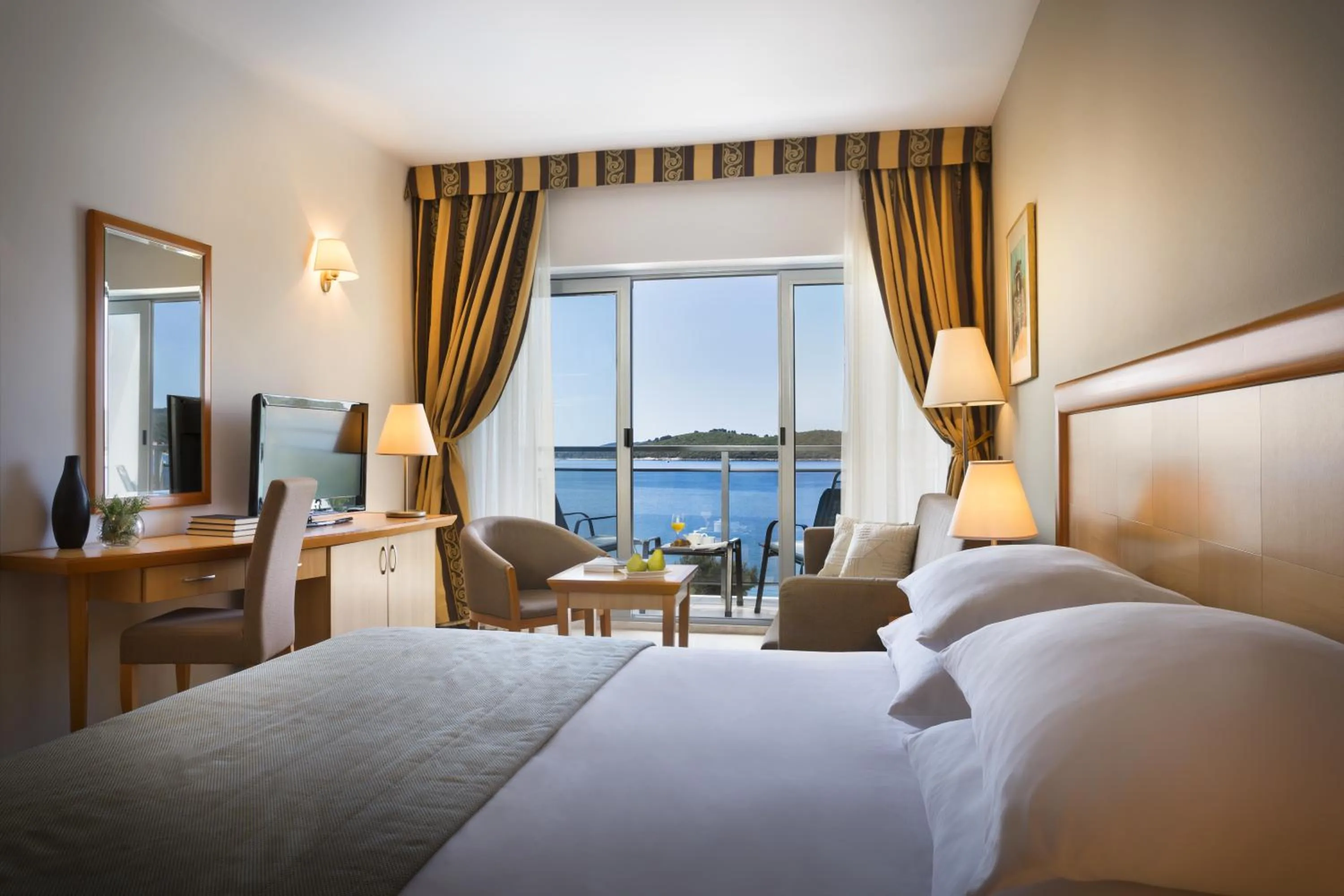 Living room, Bed in Aminess Vival Grand Azur Hotel