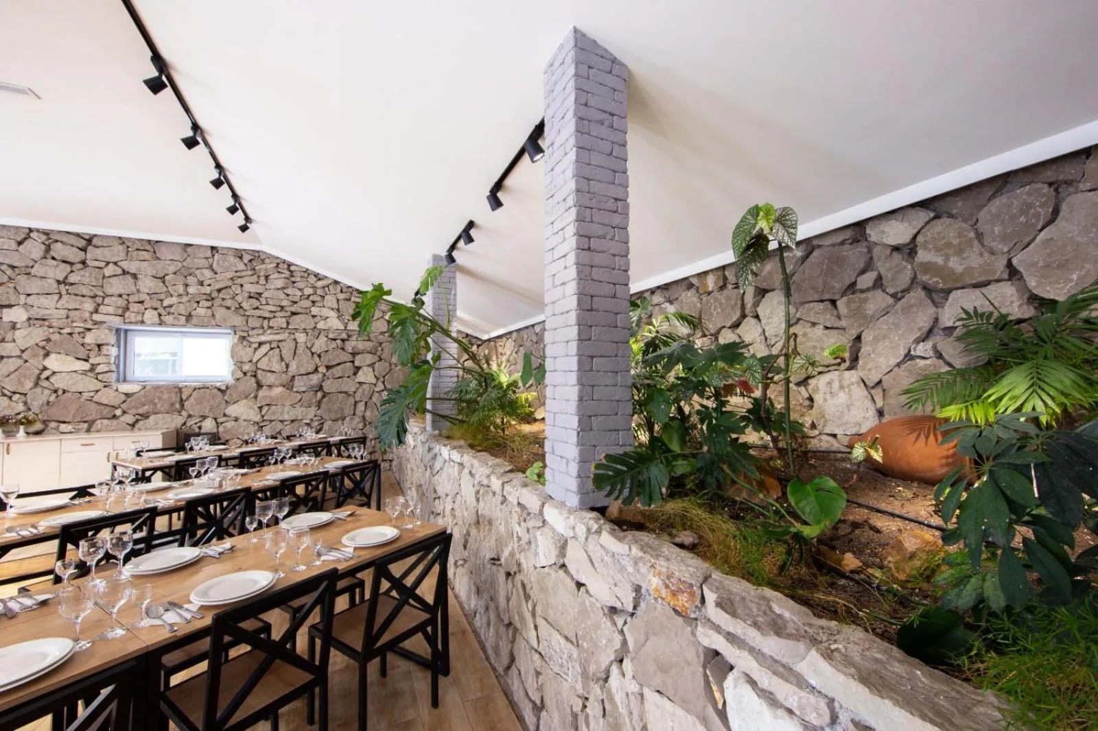 Restaurant/places to eat in Popock Tsaghkadzor