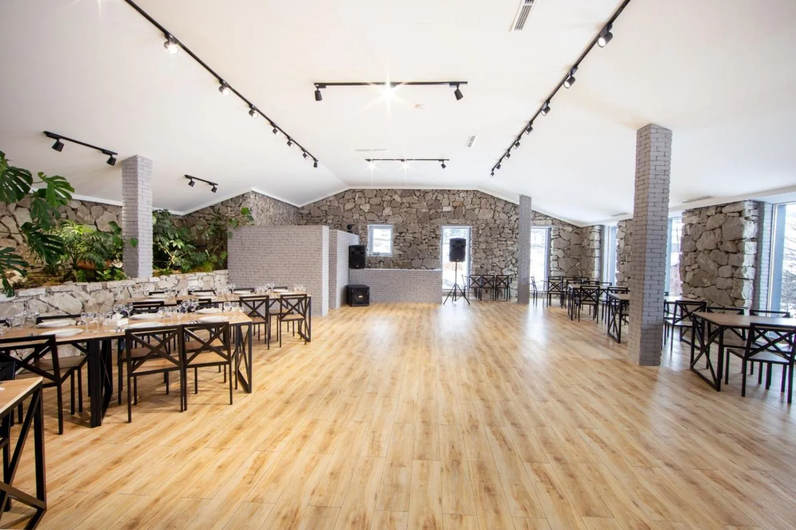 Restaurant/places to eat in Popock Tsaghkadzor