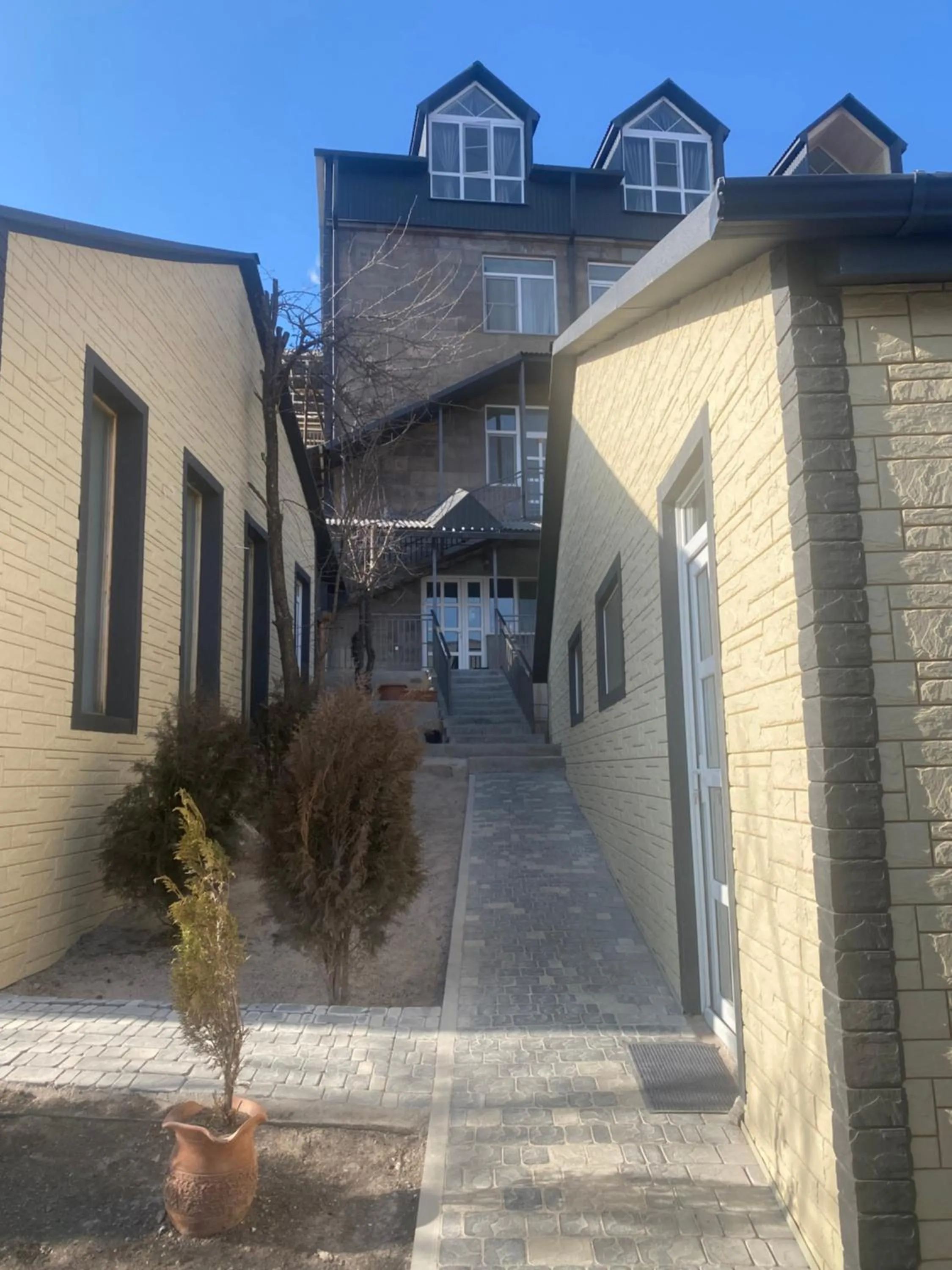 Property building in Popock Tsaghkadzor