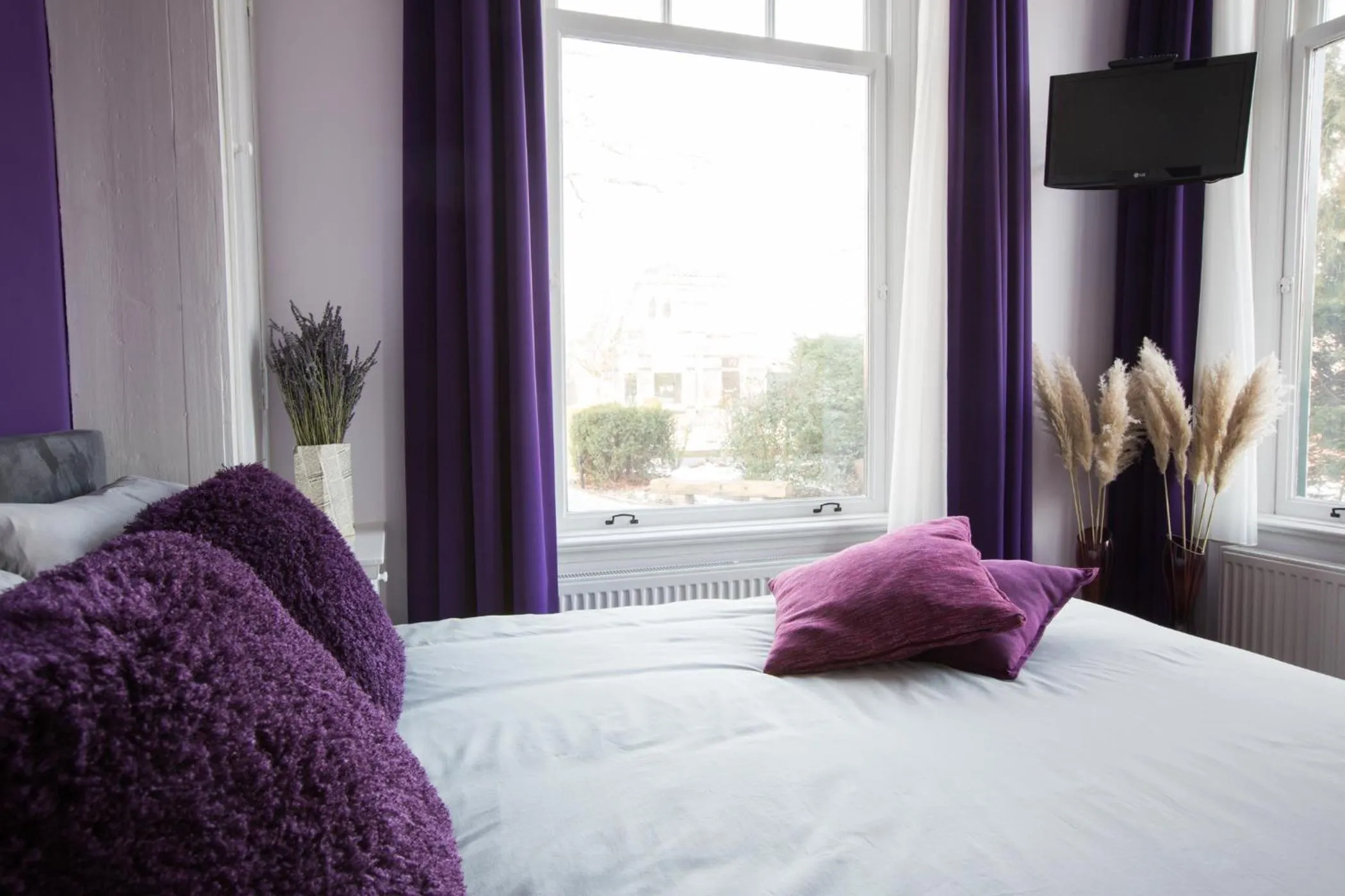 Photo of the whole room, Bed in B&B Slapen bij de burgemeester