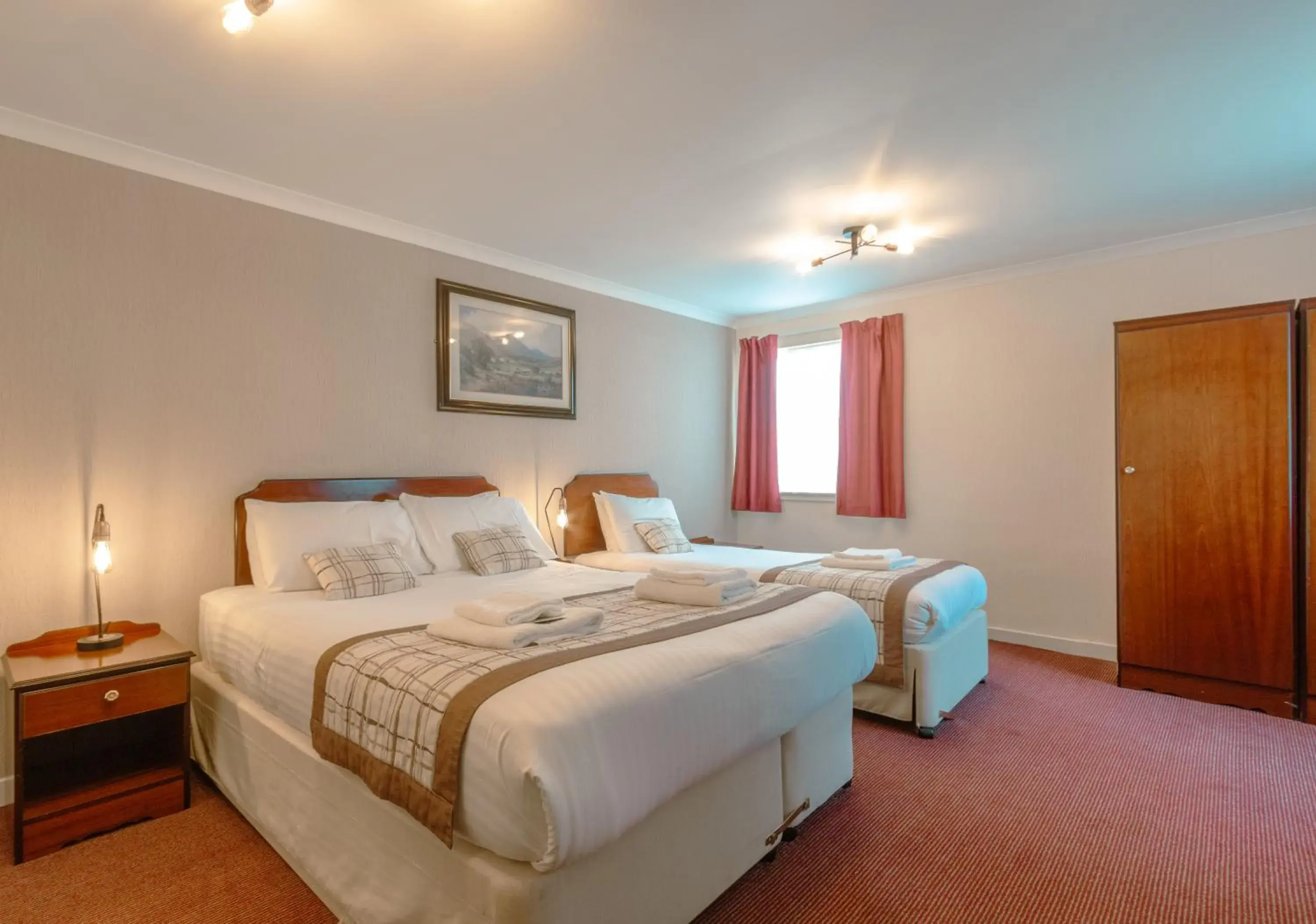 Standard Triple Room in Gairloch Hotel 'A Bespoke Hotel' Standard Triple Room in Gairloch Hotel 'A Bespoke Hotel'