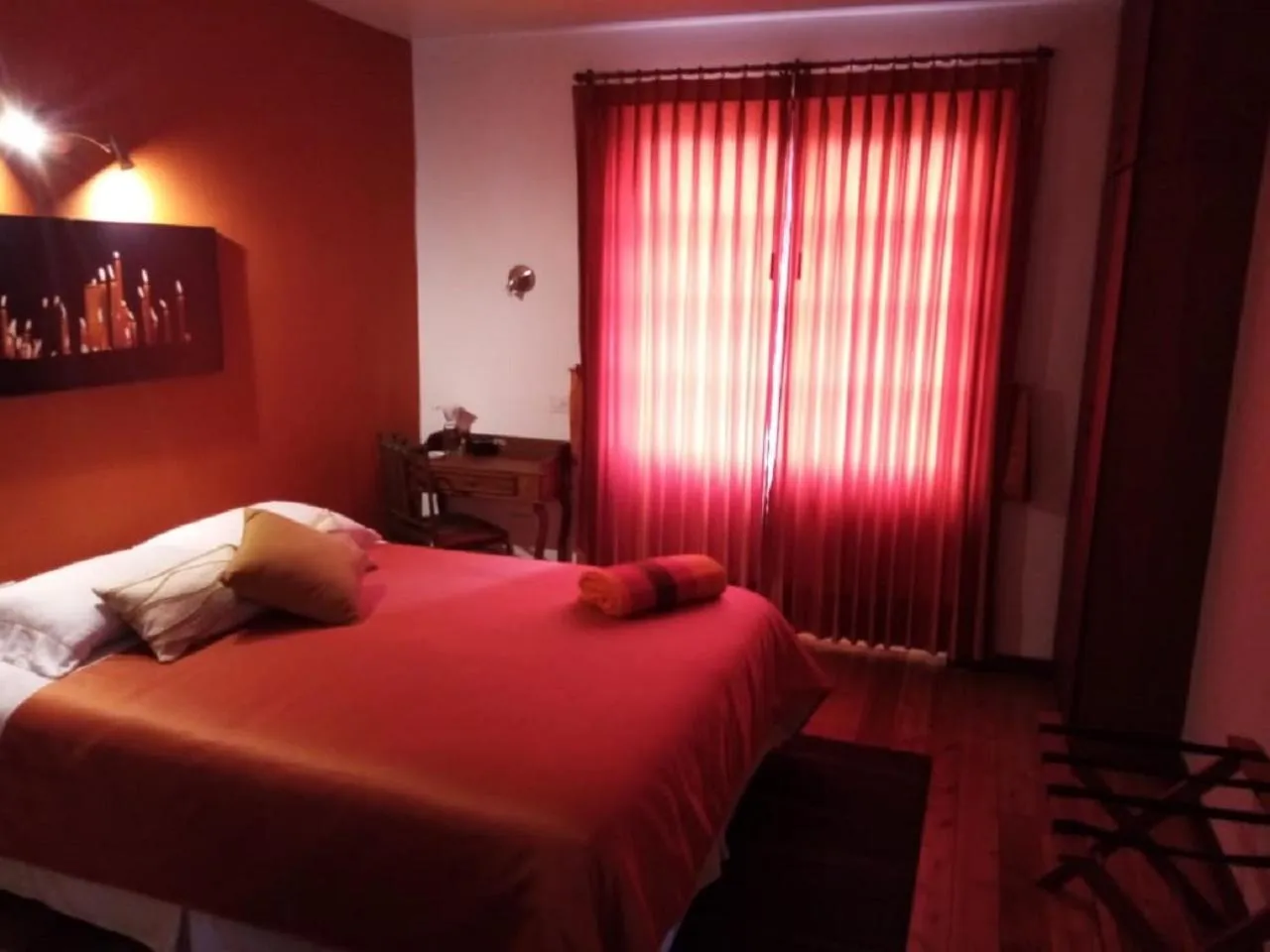 Bed in Hotel Casa Ecuatreasures Centro Historico