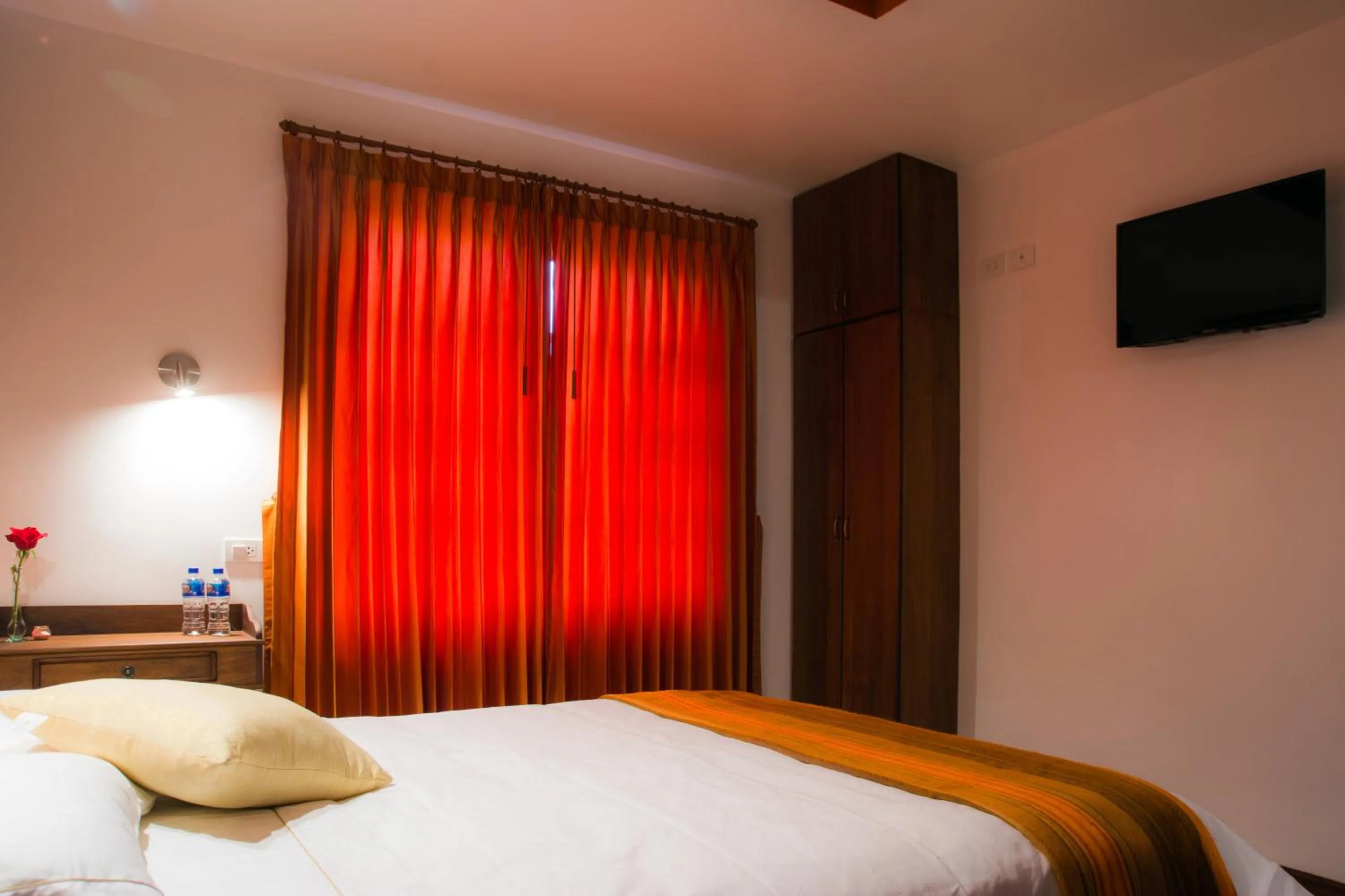 Communal lounge/ TV room, Bed in Hotel Casa Ecuatreasures Centro Historico