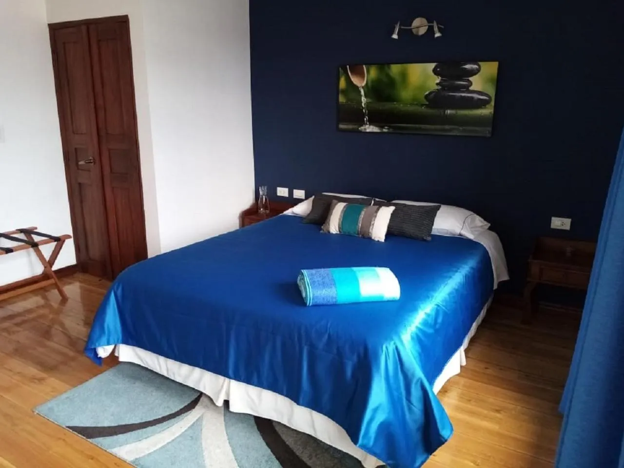 Bed in Hotel Casa Ecuatreasures Centro Historico