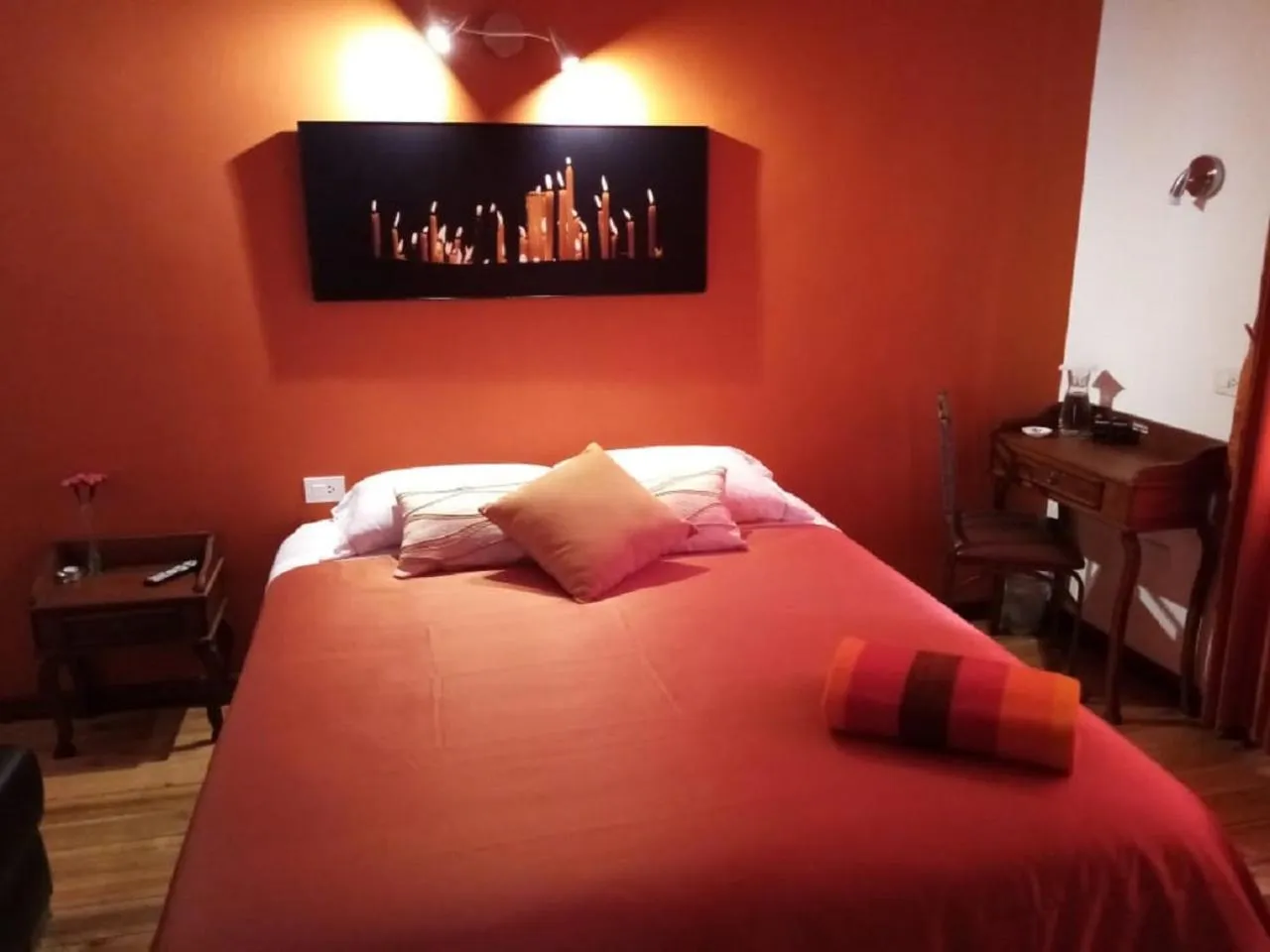 Bed in Hotel Casa Ecuatreasures Centro Historico