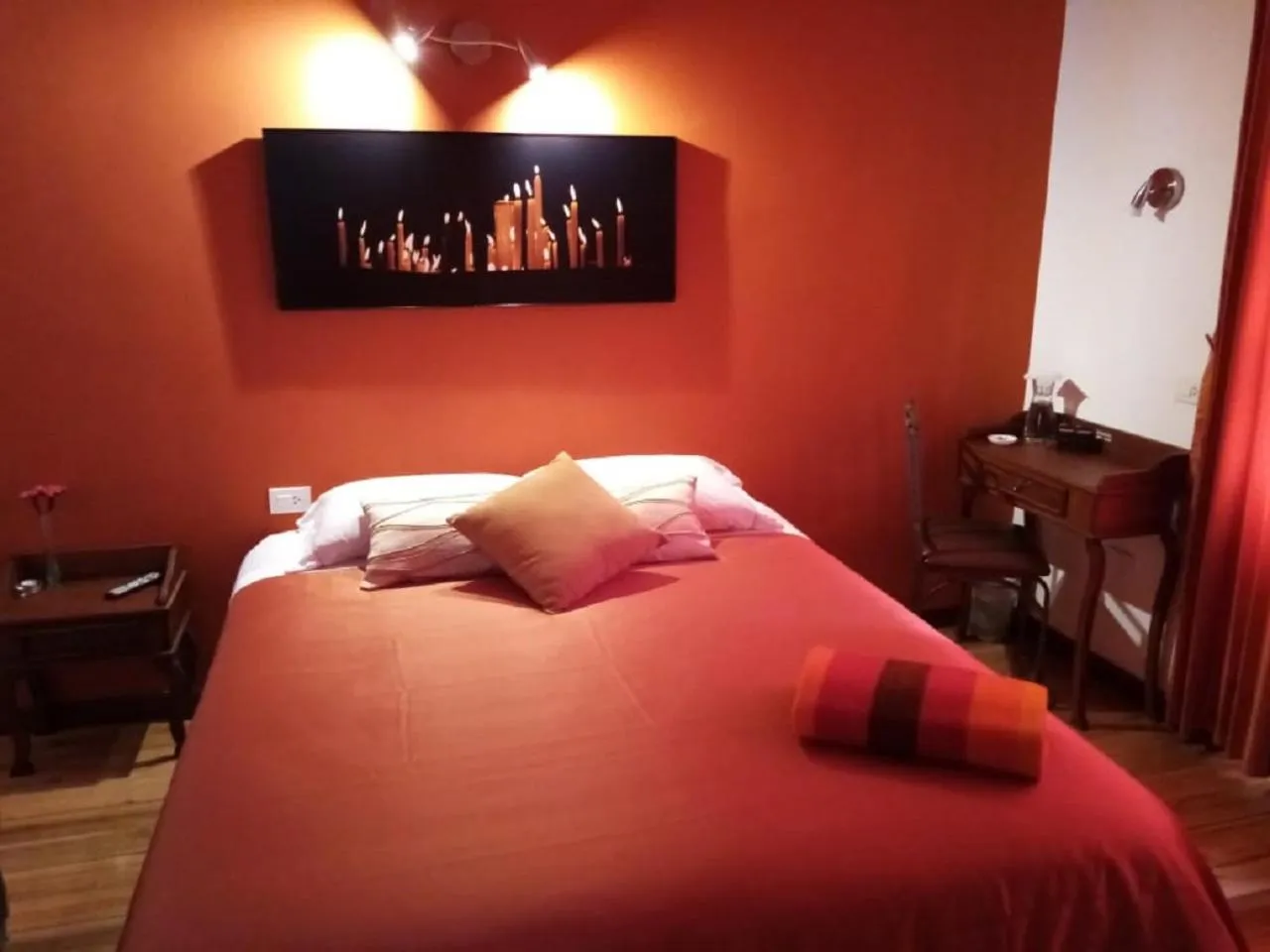 Bed in Hotel Casa Ecuatreasures Centro Historico